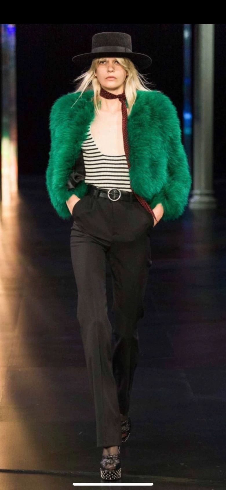 Saint Laurent Paris saint Laurent parisGreen fur jacket 2503-Nextarrow Size XXS / US 00 / IT 34 - 1 Thumbnail