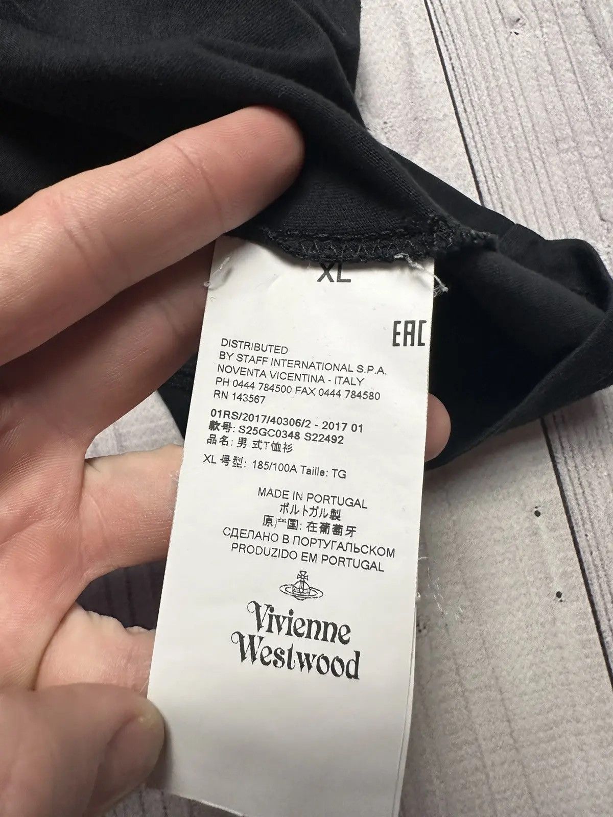 Vivienne Westwood Vintage Vivienne Westwood Logo tee size XL slim fit Size US L / EU 52-54 / 3 - 5 Thumbnail