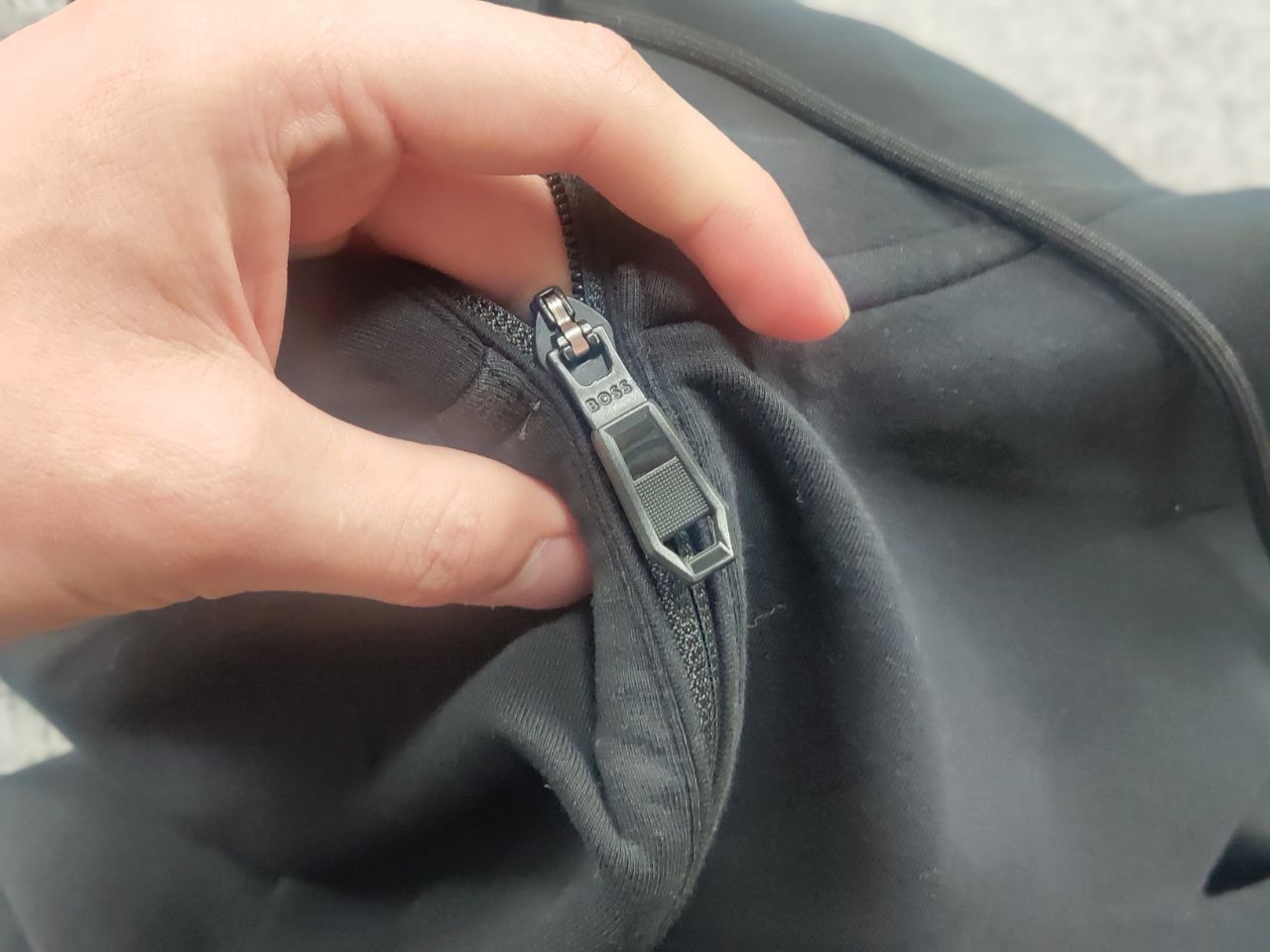 Hugo Boss Boss Through Saggy Black Logo Zip Pocket Hoodie Sweatshirt Size US L / EU 52-54 / 3 - 11 Thumbnail
