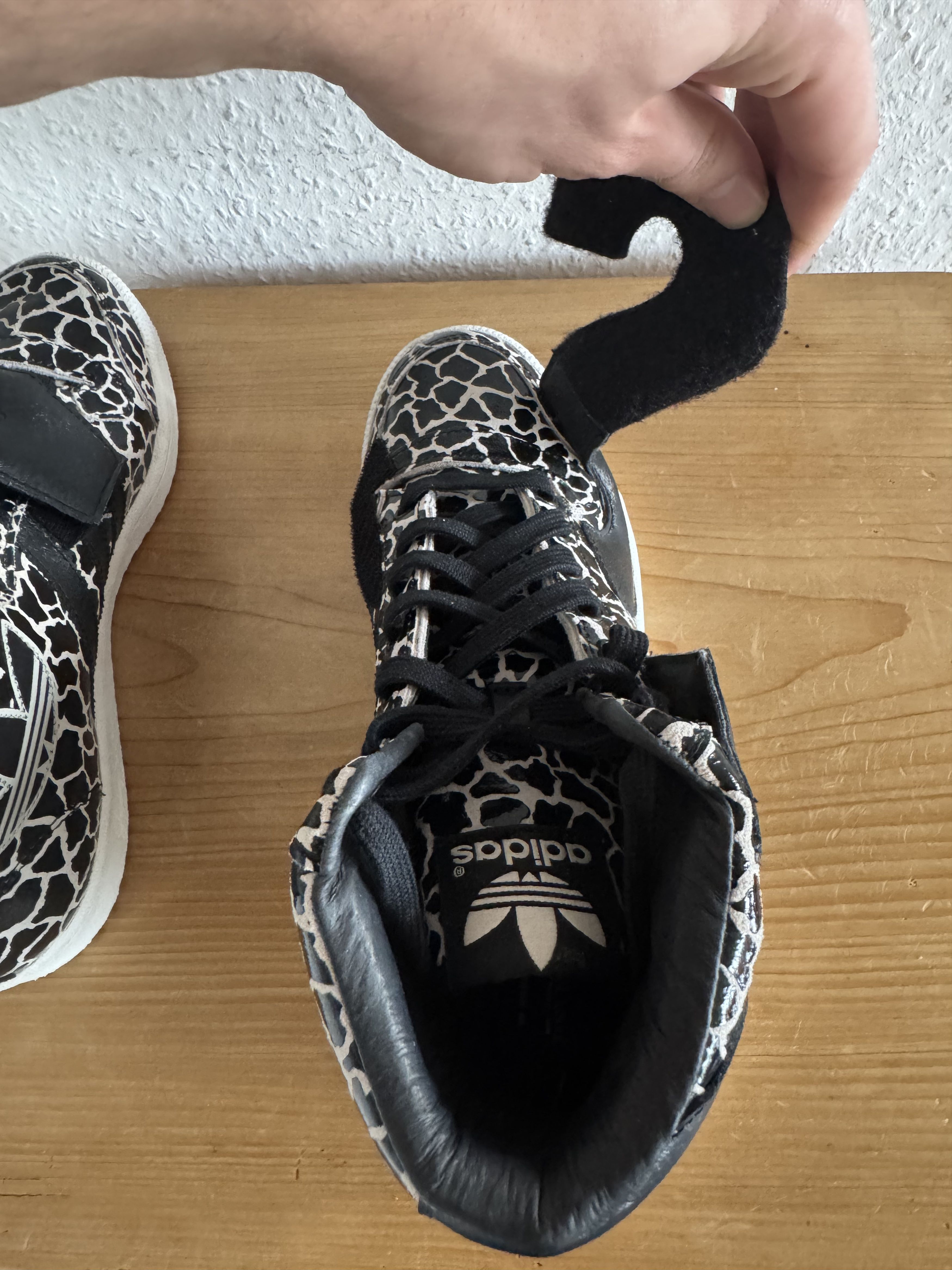 Adidas × Jeremy Scott JS Letters Giraffe Size US 7.5 / EU 40-41 - 9 Thumbnail