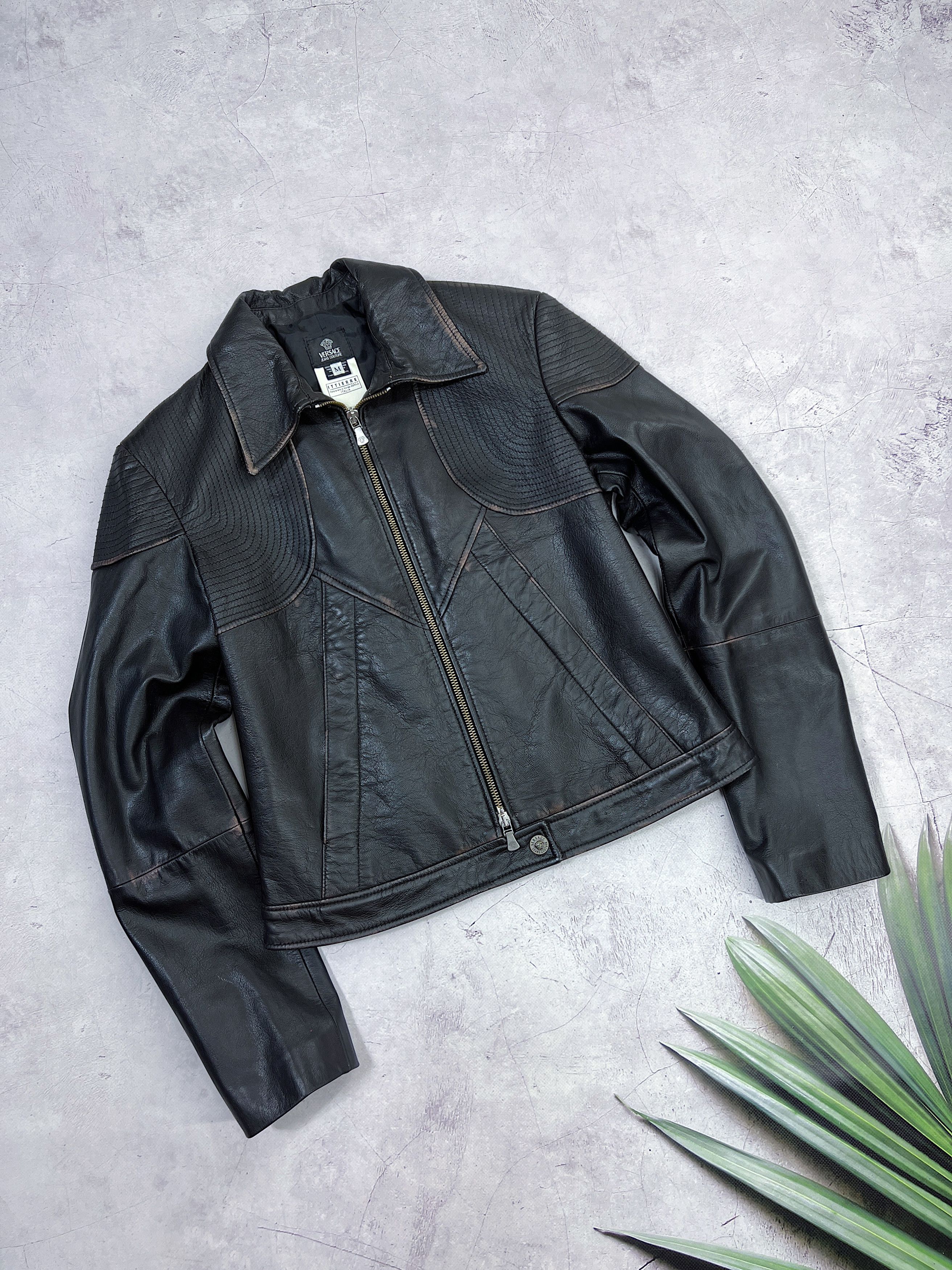 Versace × Versace Jeans Couture × Vintage Versace Jeans Couture Leather Jacket Distressed Design Size M / US 6-8 / IT 42-44 - 11 Thumbnail