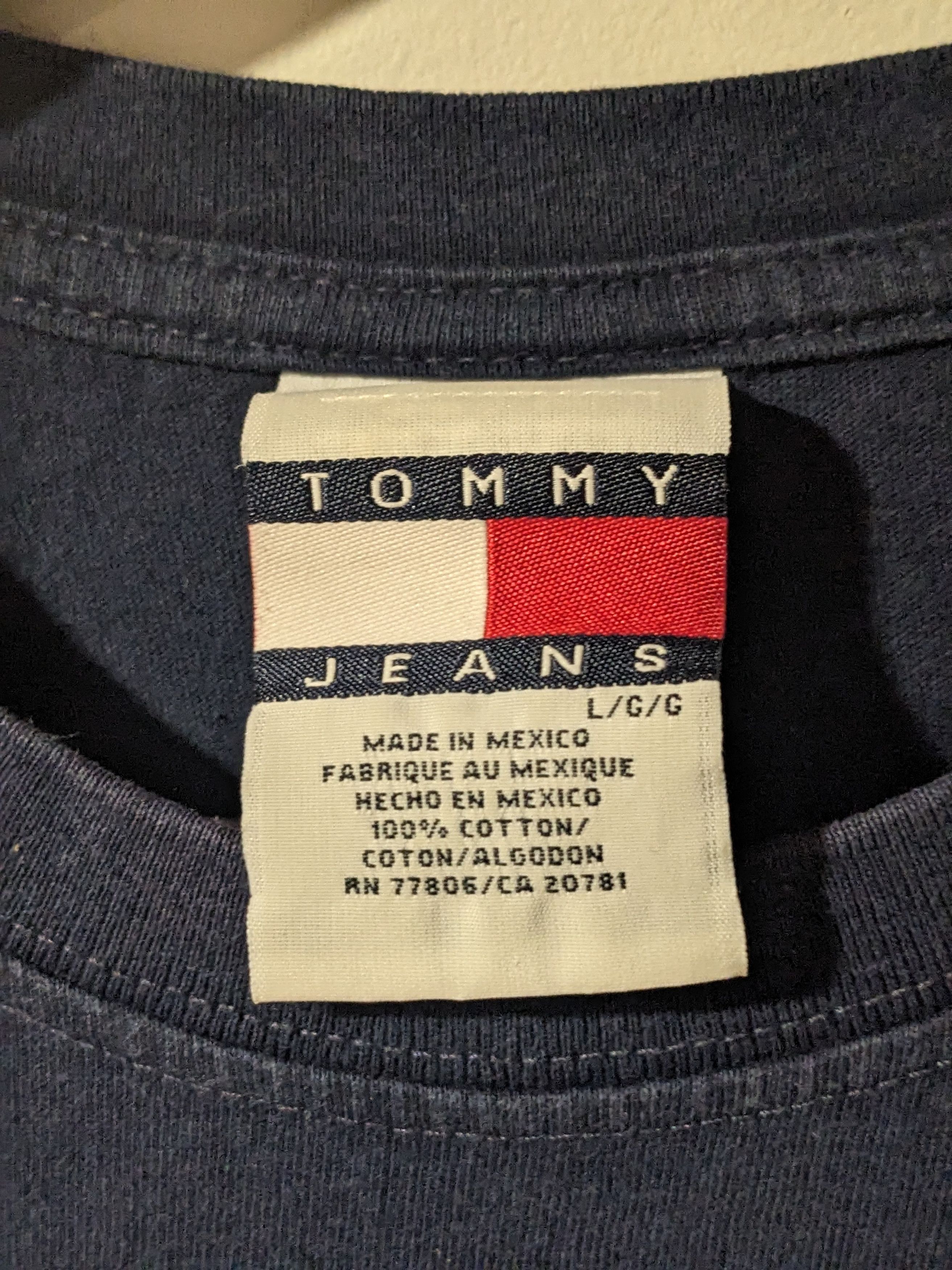 Tommy Hilfiger × Vintage Vintage 90s Tommy Jeans Spell Out Arch Logo Large T-Shirt Size US L / EU 52-54 / 3 - 3 Thumbnail