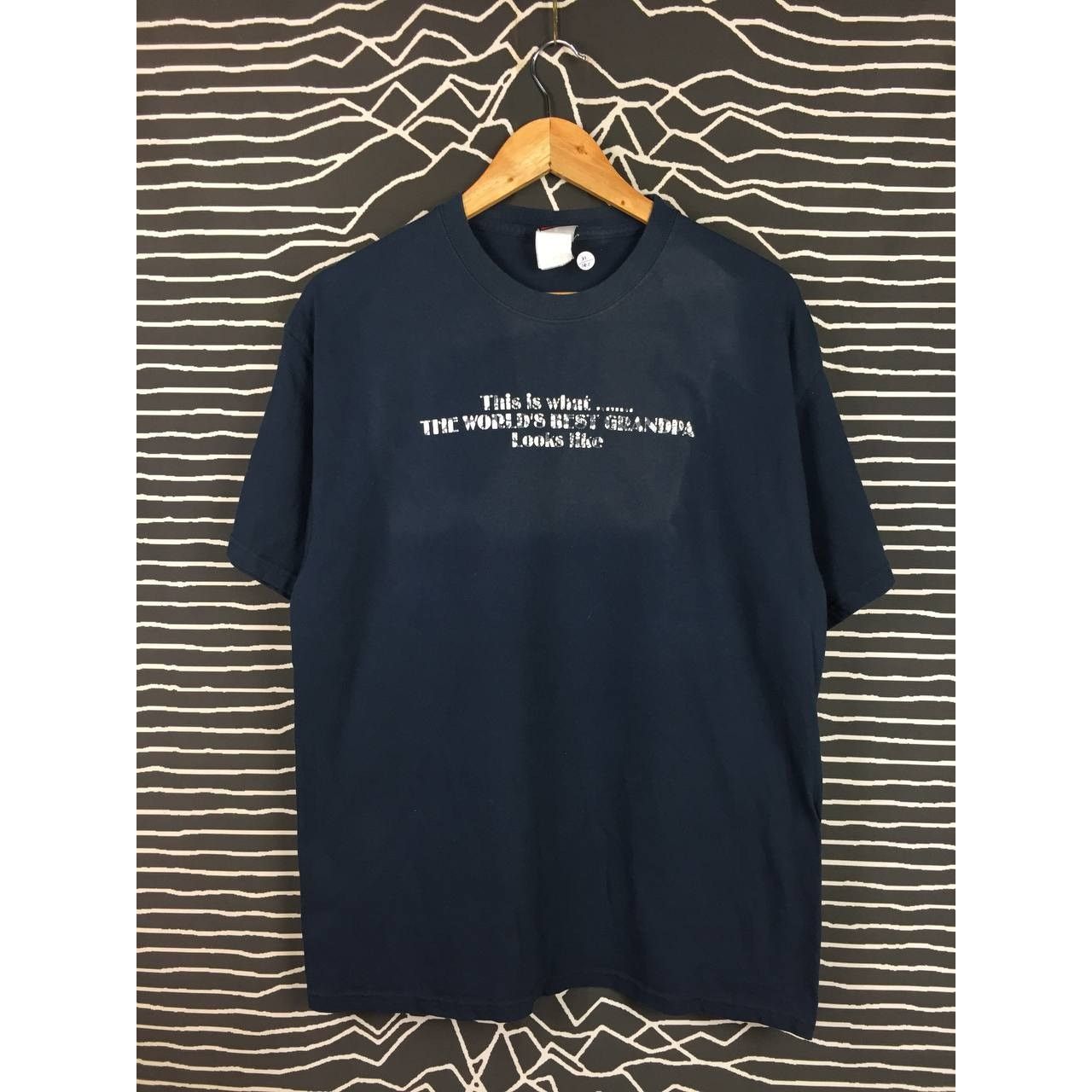 Hanes × Vintage Vtg The World's The Best Grandpa Looks Like Wording Tee Size US L / EU 52-54 / 3 - 1 Thumbnail
