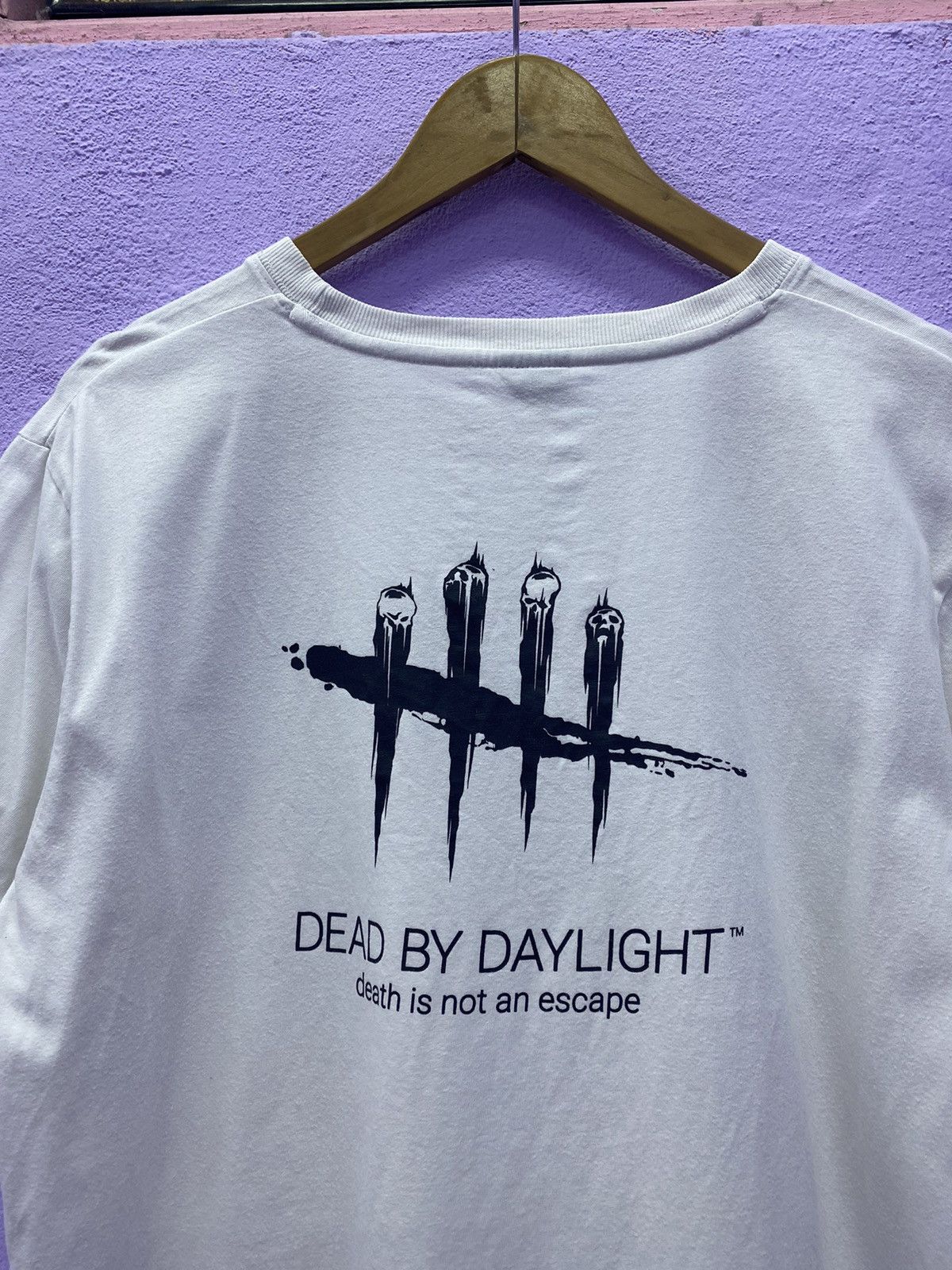 Japanese Brand Dead By Daylight ‘ Dead is not an escape’ White Tee Size US M / EU 48-50 / 2 - 2 Thumbnail