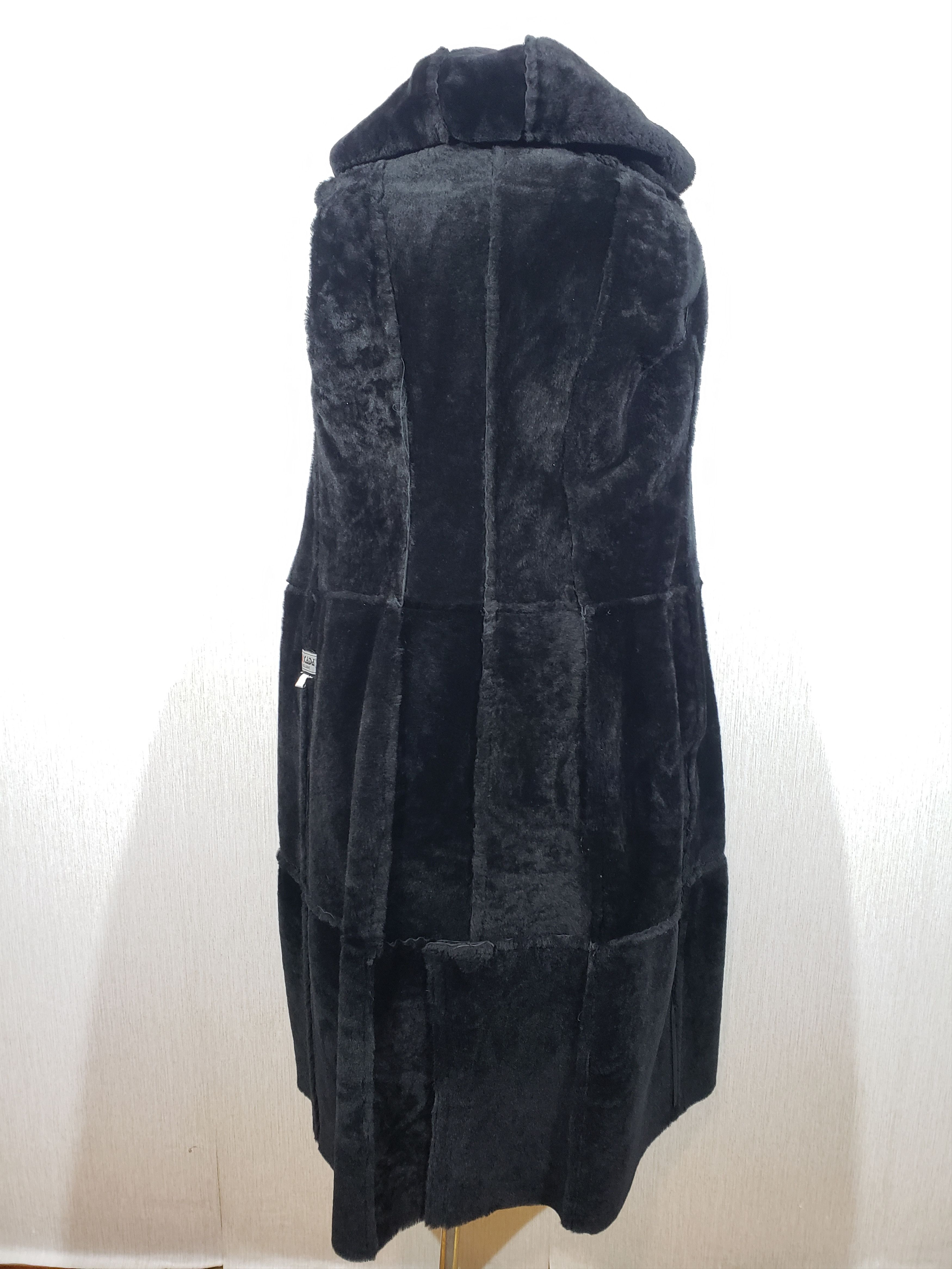 Other Stylish black sheepskin coat with a warm hood. Size L / US 10 / IT 46 - 7 Thumbnail