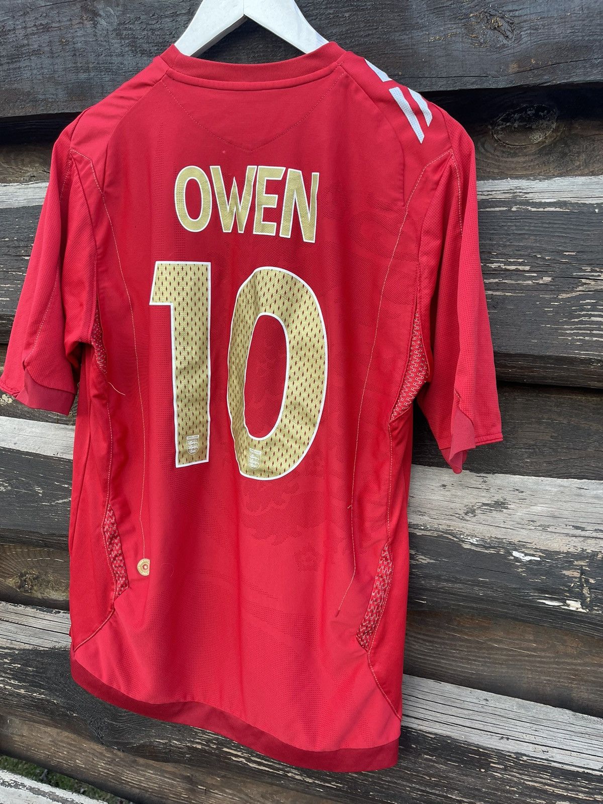 Umbro × Vintage Y2K Umbro #10 Owen England vintage soccer jersey Size US L / EU 52-54 / 3 - 9 Thumbnail
