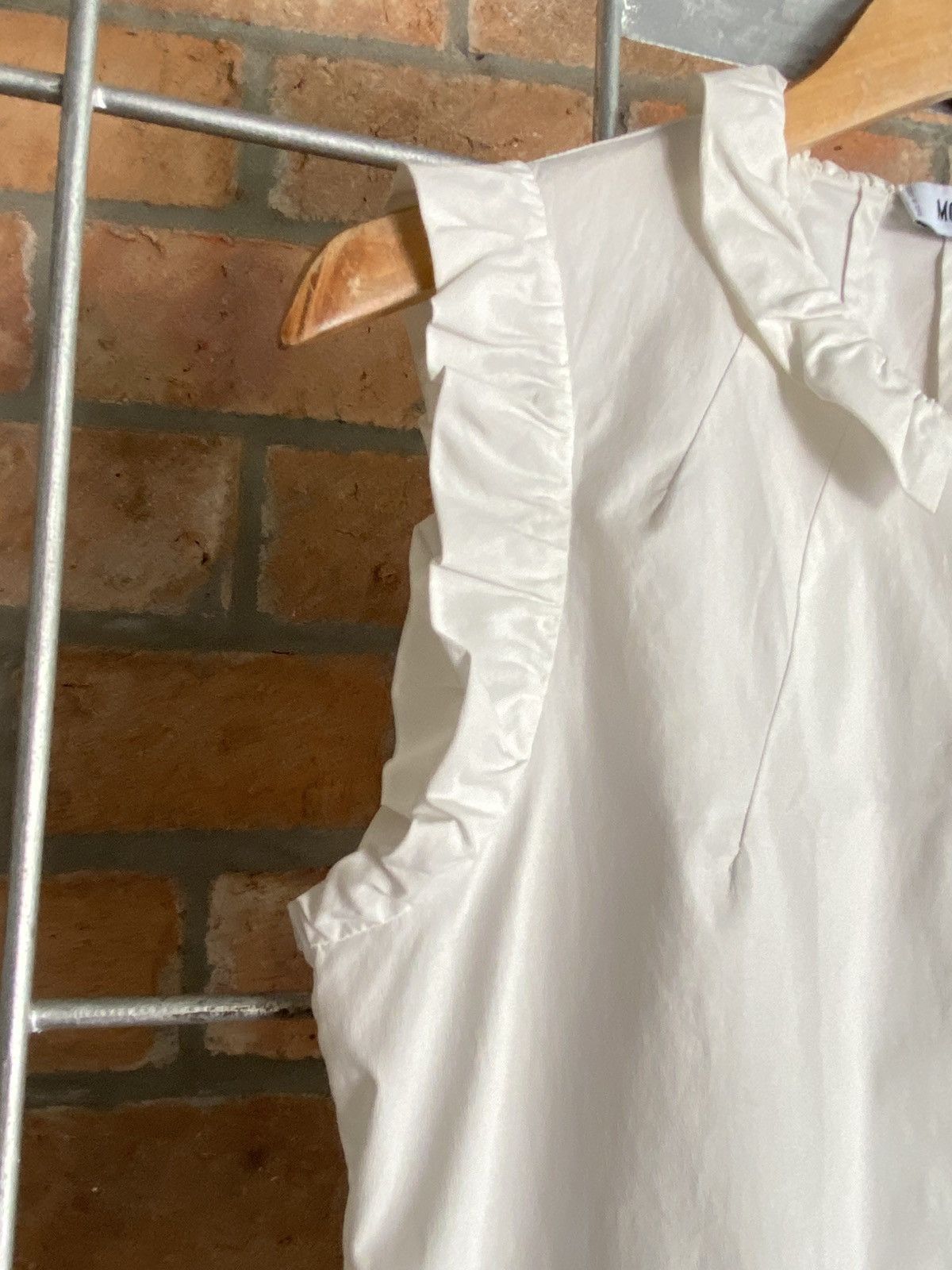 Moschino Moschino White Sleeveless Top with Ruffle Details Size S / US 4 / IT 40 - 6 Thumbnail