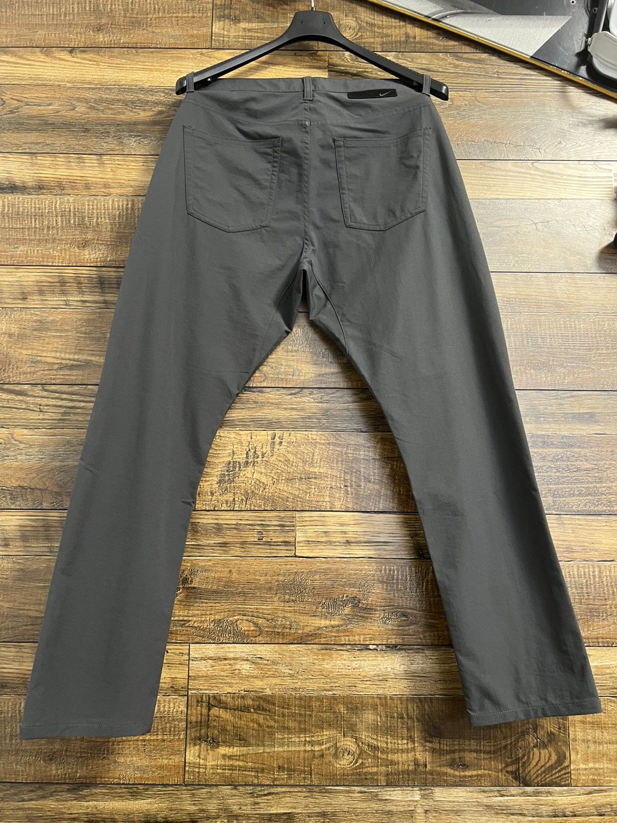 Nike NIKE DRI-FIT Repel 5 Pocket Slim Fit Golf Pants Dark Smoke Size US 32 / EU 48 - 10 Thumbnail