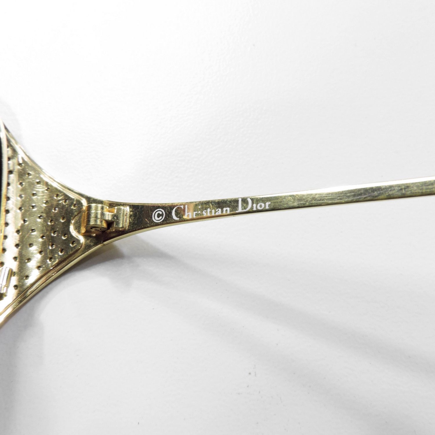 Dior 80’S DIOR GOLD AND CRISTAL BUTTERFLY SUNGLASSES [2362 43] Size ONE SIZE - 6 Thumbnail