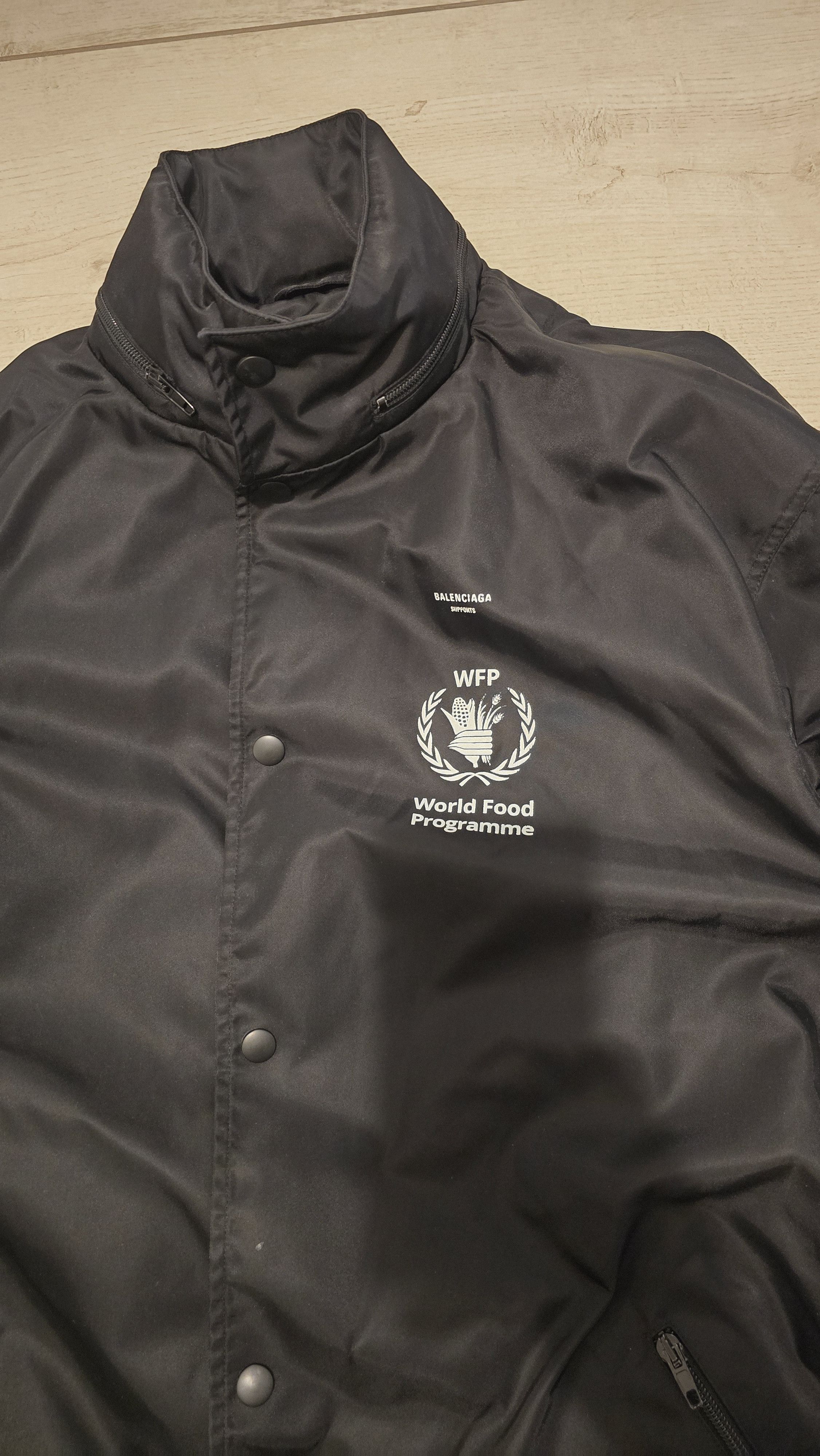 Balenciaga Balenciaga FW18 - World Food Programme Jacket Size US M / EU 48-50 / 2 - 3 Thumbnail