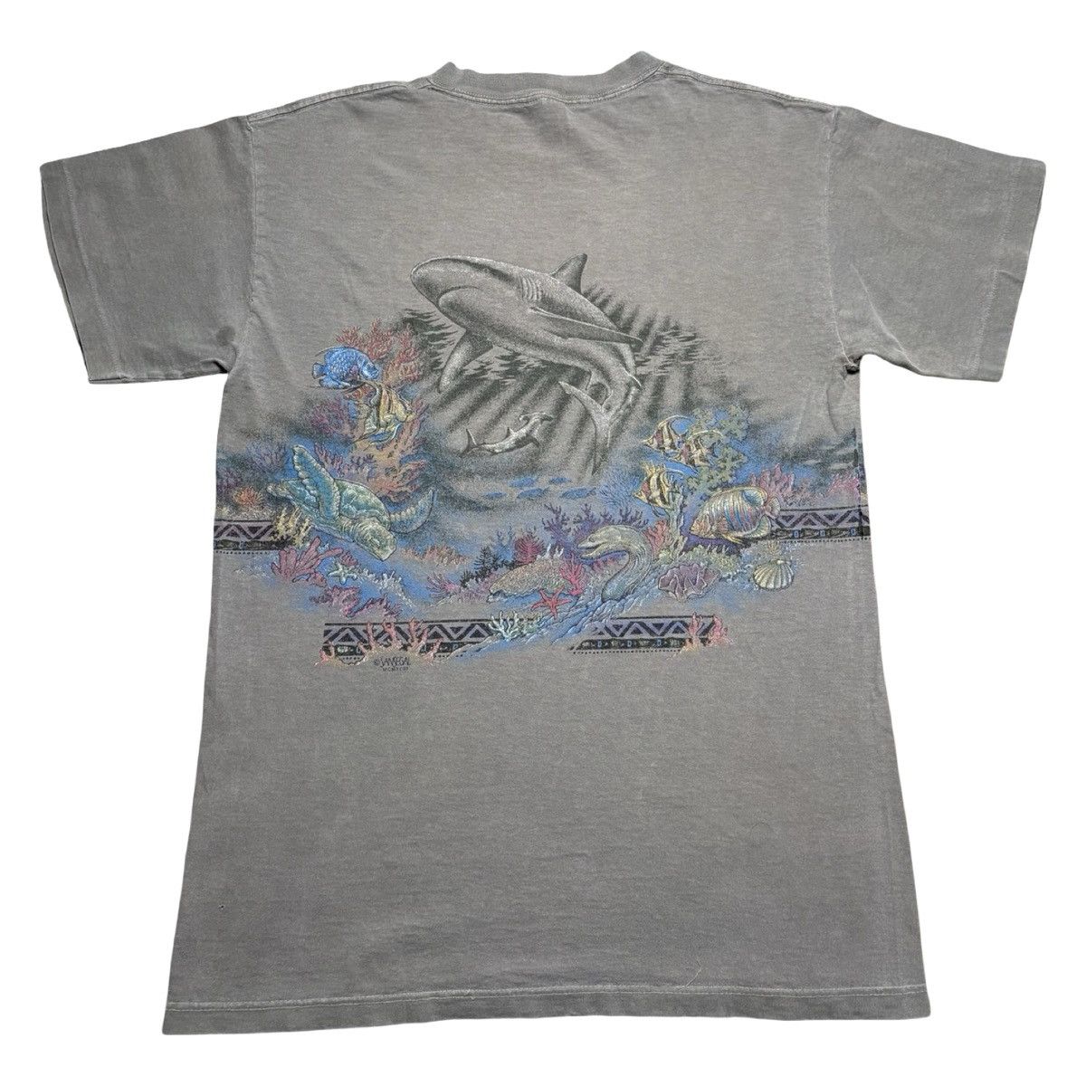 Other Vintage 90s Thrashed Seaworld Shark Wraparound T Shirt M Size US M / EU 48-50 / 2 - 6 Thumbnail
