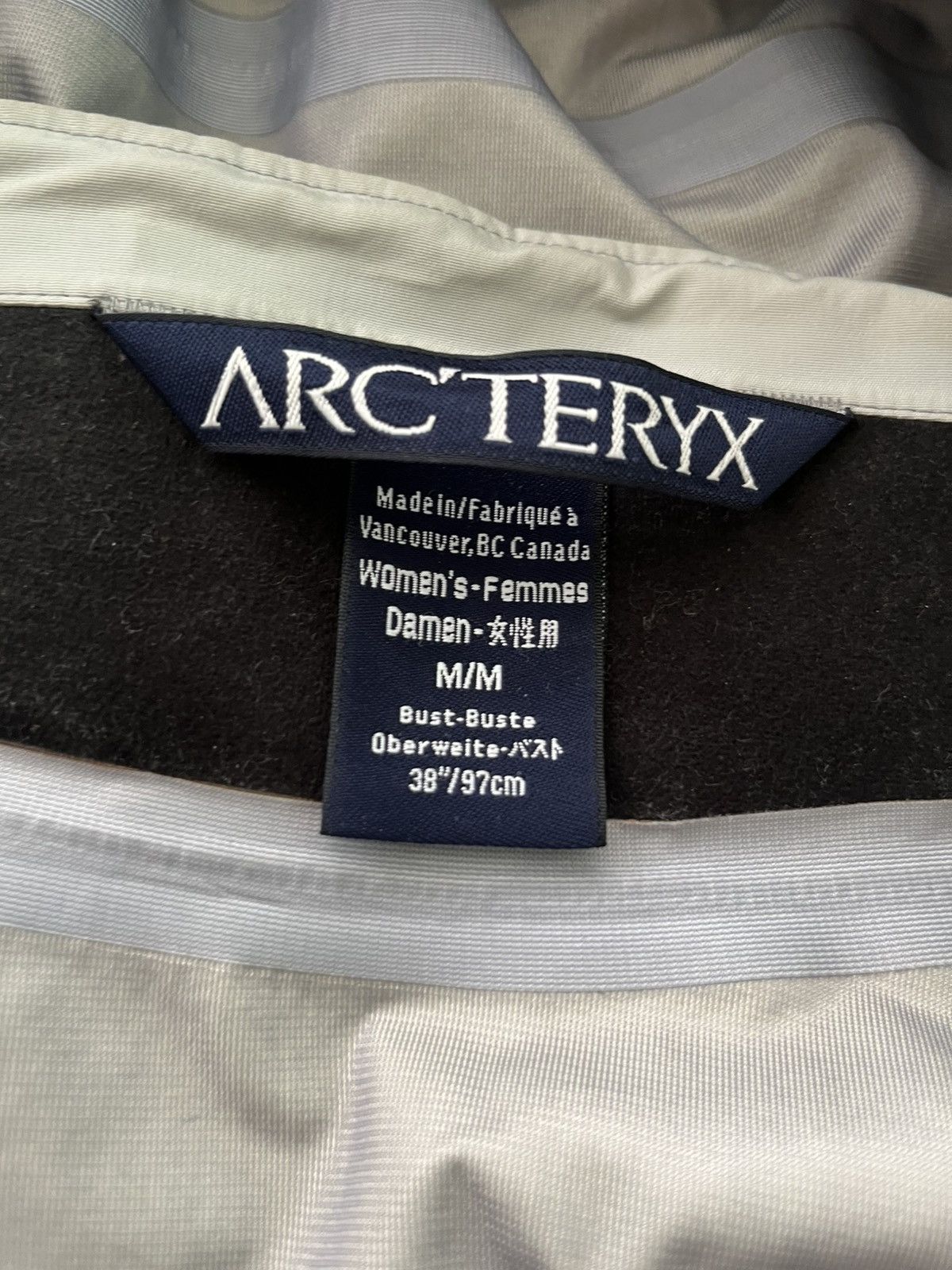 Arc'teryx Vintage 2003 Arc teryx Sidewinder Gore Tex XCR Jacket White Size M / US 6-8 / IT 42-44 - 9 Thumbnail