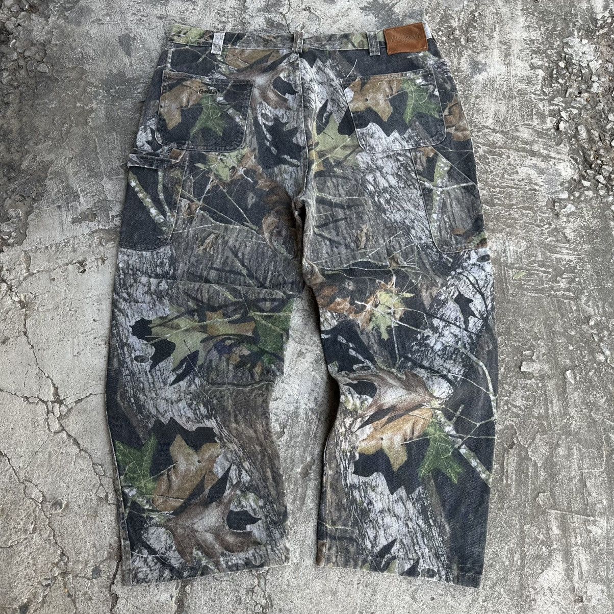 Realtree (39x28) Crazy Vintage Y2K Realtree Camo Carhartt Style Baggy Size US 39 - 8 Thumbnail