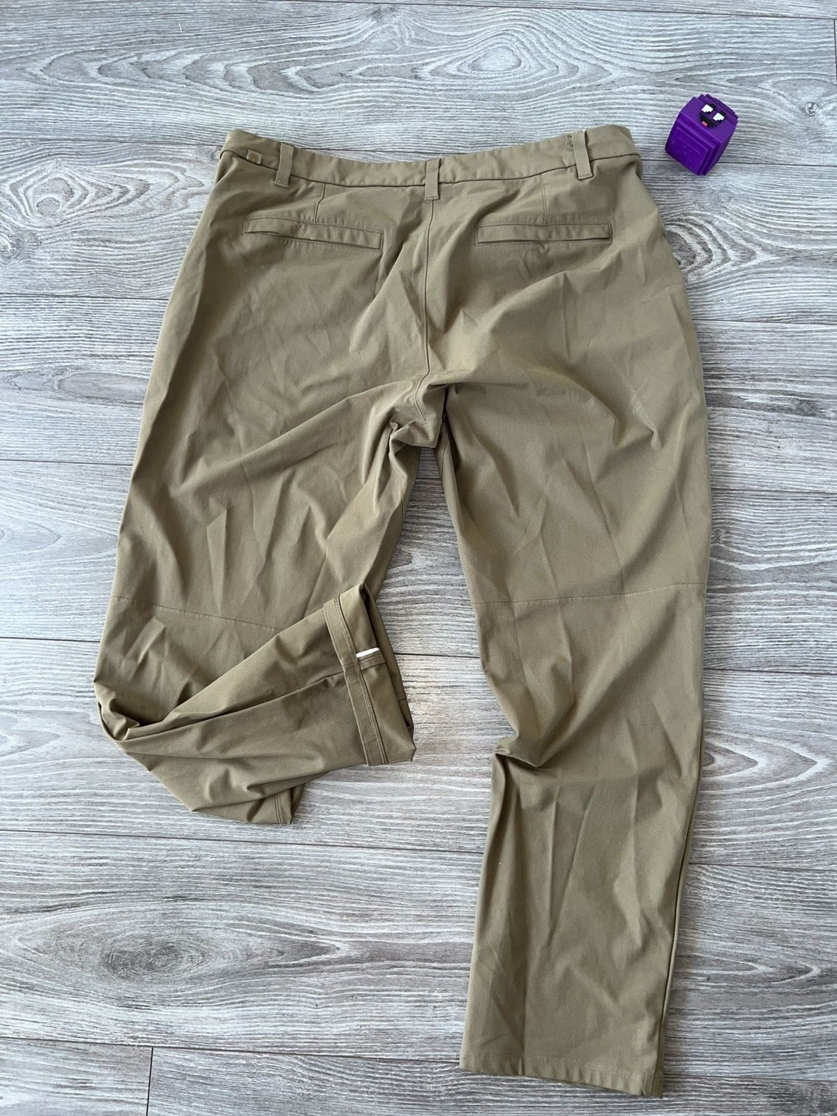Lululemon Rare Lululemon Logo Straight Pro Reflective Selvage Pants Size US 38 / EU 54 - 11 Thumbnail