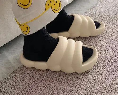 Japanese Brand Puffer Sandal Slides Size US 7 / EU 40 - 2 Thumbnail