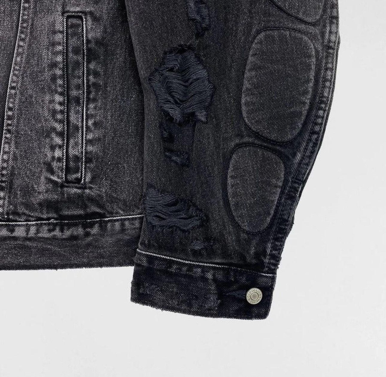 Balenciaga × Gap × Yeezy Yeezy X Gap Engineered by Balenciaga Padded Denim Jacket Size US M / EU 48-50 / 2 - 5 Thumbnail
