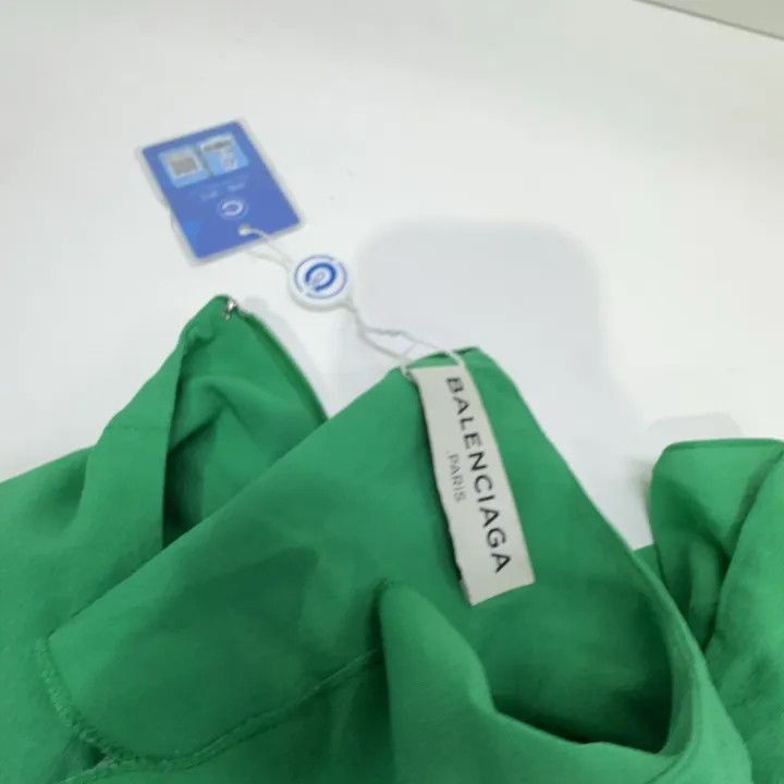 Balenciaga Balenciaga Balenciaga Fashionable Irregular Short Sleeve O Size US 34 / EU 50 - 5 Thumbnail
