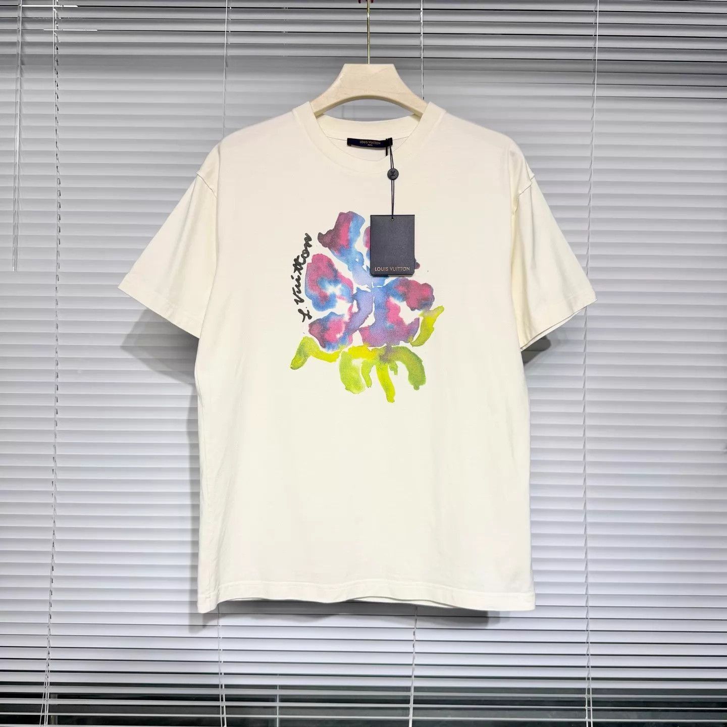 Louis Vuitton White Short Sleeve T-Shirt with Colorful Flower Print Size US M / EU 48-50 / 2 - 1 Thumbnail