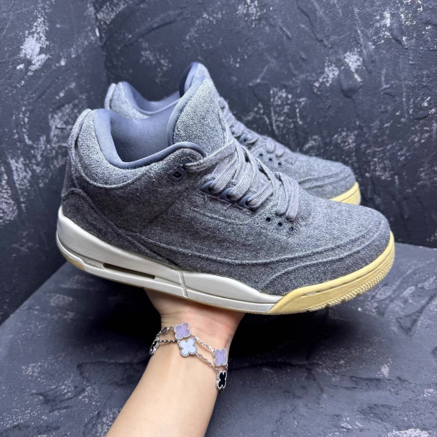 Nike Air Jordan 3 Grey Wool Q10 Size US 8.5 / EU 41-42 - 2 Thumbnail