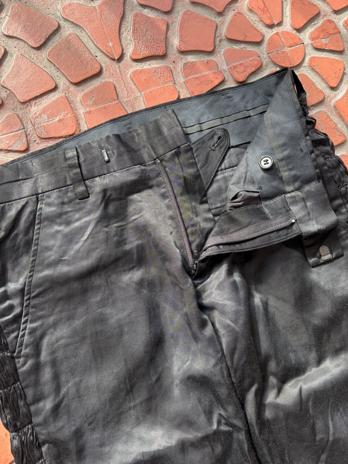 UNDERCOVERISM ARCHIVE - SIDE RUFFLE SILK PANTS