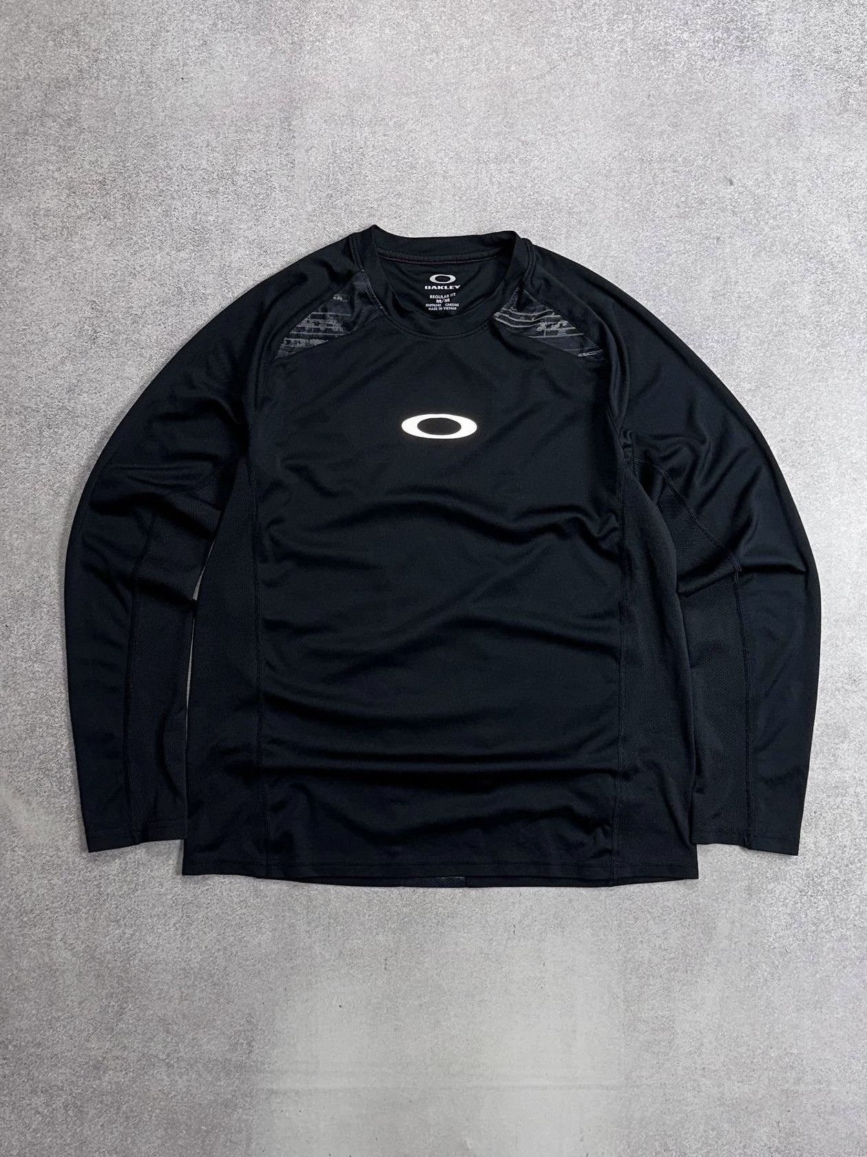 Oakley Vintage 90s Oakley Big Logo Boxy Longsleeve Shirt M Size US M / EU 48-50 / 2 - 1 Thumbnail