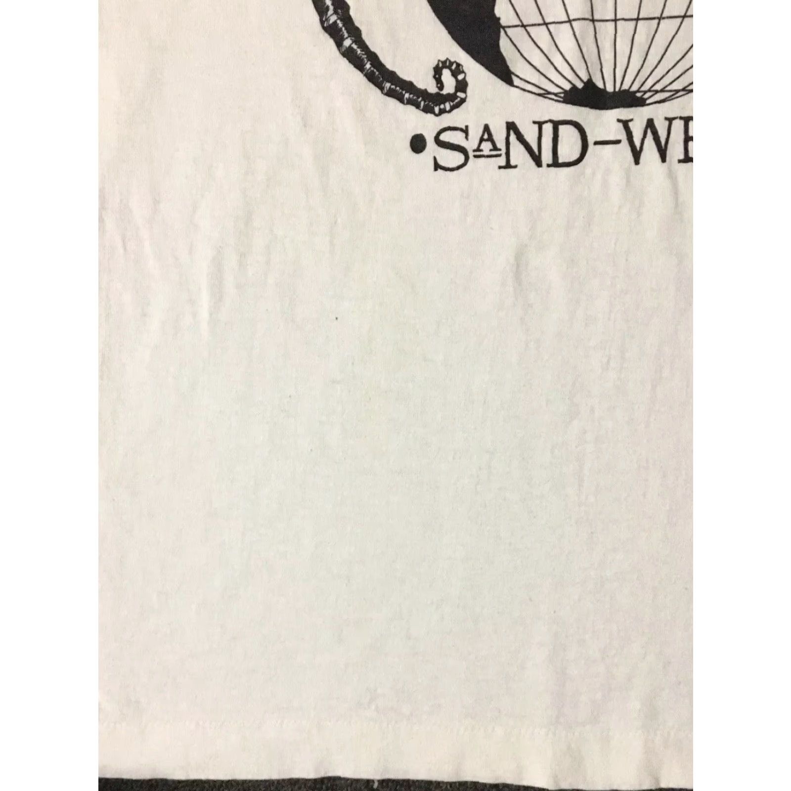 Quiksilver VINTAGE White 80s Ranoy Sand Wear Faded Shirt M Beach Surf Skate Grunge OP 90s Nike T-Shirt Mens Graphic Tee USA Ocean Pacific Billabong Hurley Wave Size US M / EU 48-50 / 2 - 5 Thumbnail