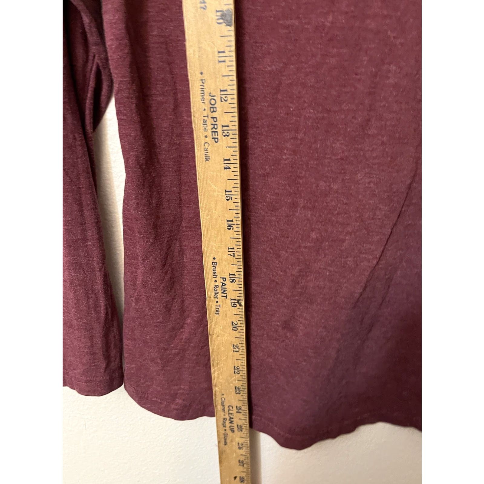 Reebok VINTAGE Reebok Logo T-Shirt Short Sleeve Maroon XS Adult Unisex XS Mo aroon 80s 90s Sportswear Shirt Mens Women Girls Boys Size XS / US 0-2 / IT 36-38 - 4 Thumbnail