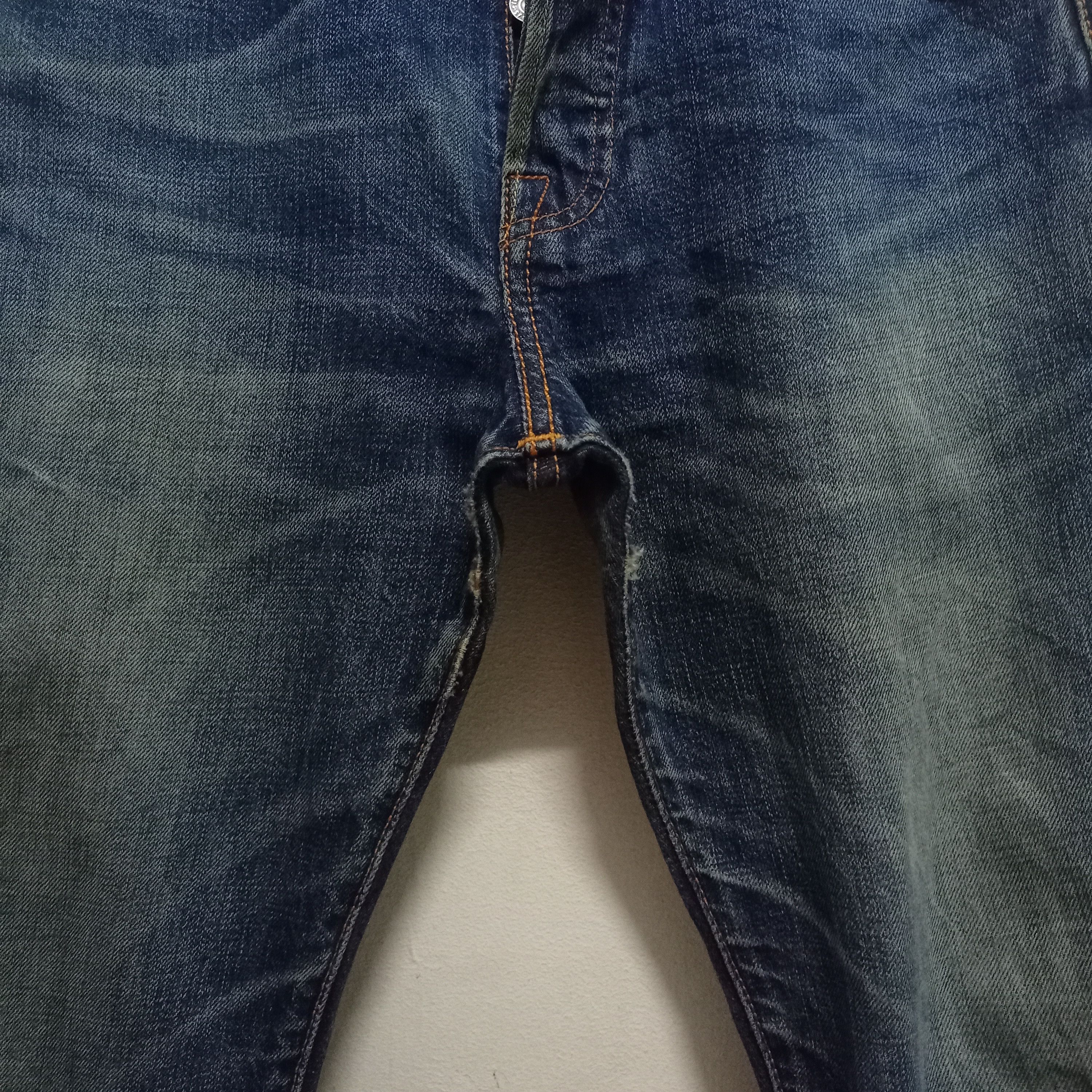 Levi's Vintage Levis 501 Selvedge V Stitch Distressed Jeans 30x28 Size US 30 / EU 46 - 7 Thumbnail