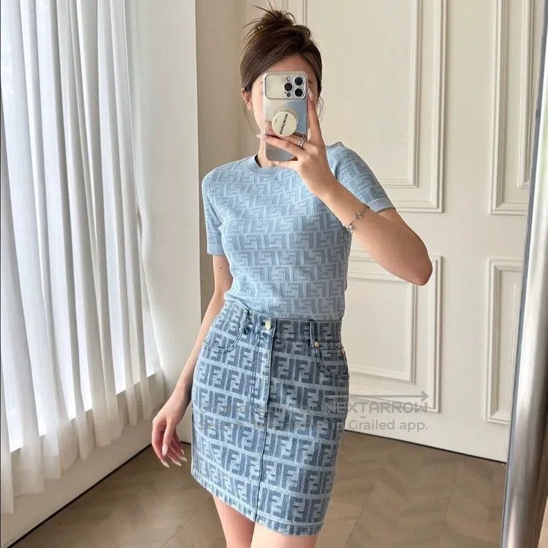 Fendi Fendi Letter Printed Round Neck Knit Sweater - Light Blue Size XS / US 0-2 / IT 36-38 - 8 Thumbnail