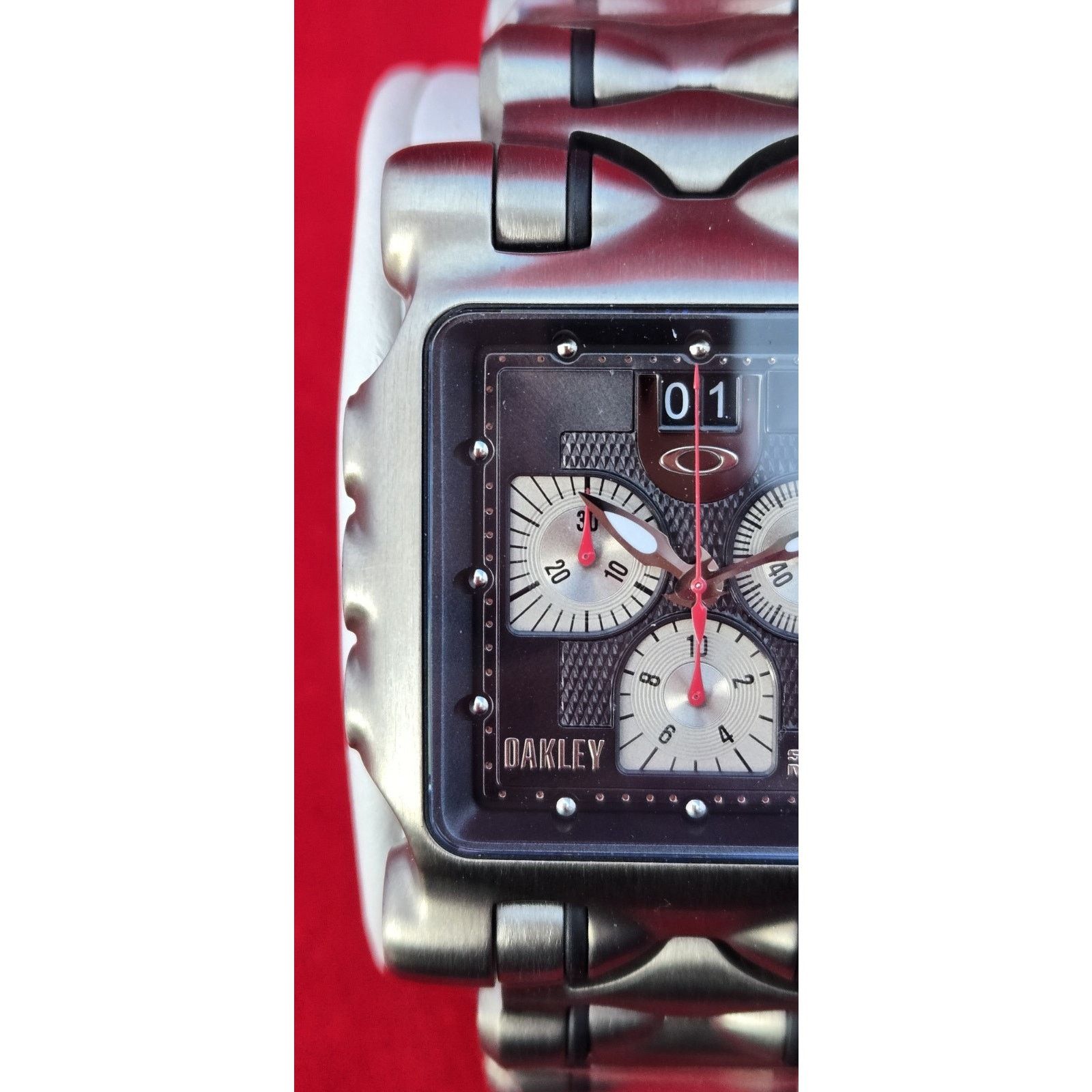 Oakley NEW Oakley Minute Machine Titanium Square Watch Chronograph Size 30 - 16 Thumbnail