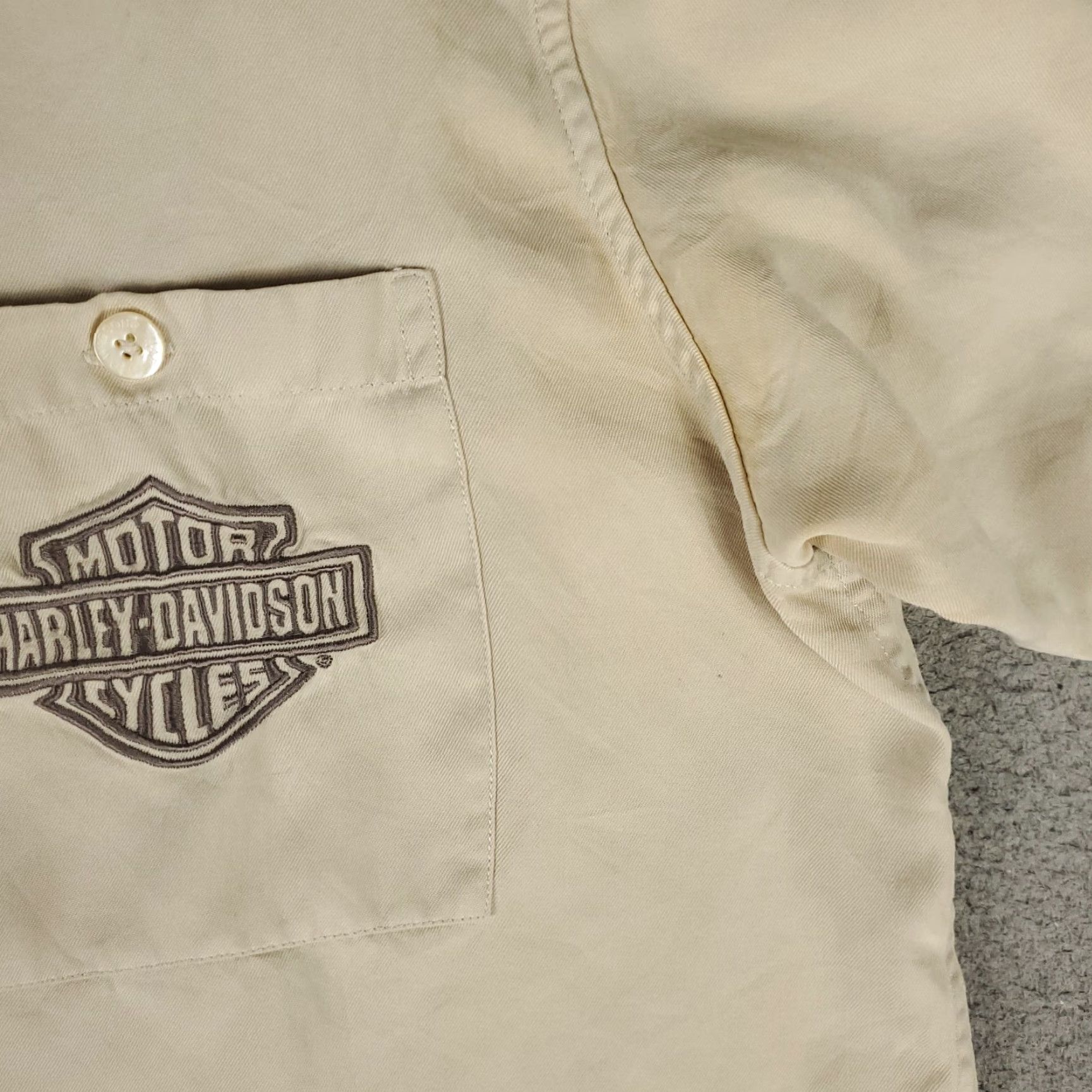 Harley Davidson Harley Davidson Shirt Mens Large Ivory Embroidered Camp Collar Button Up STAINED Size US L / EU 52-54 / 3 - 5 Thumbnail
