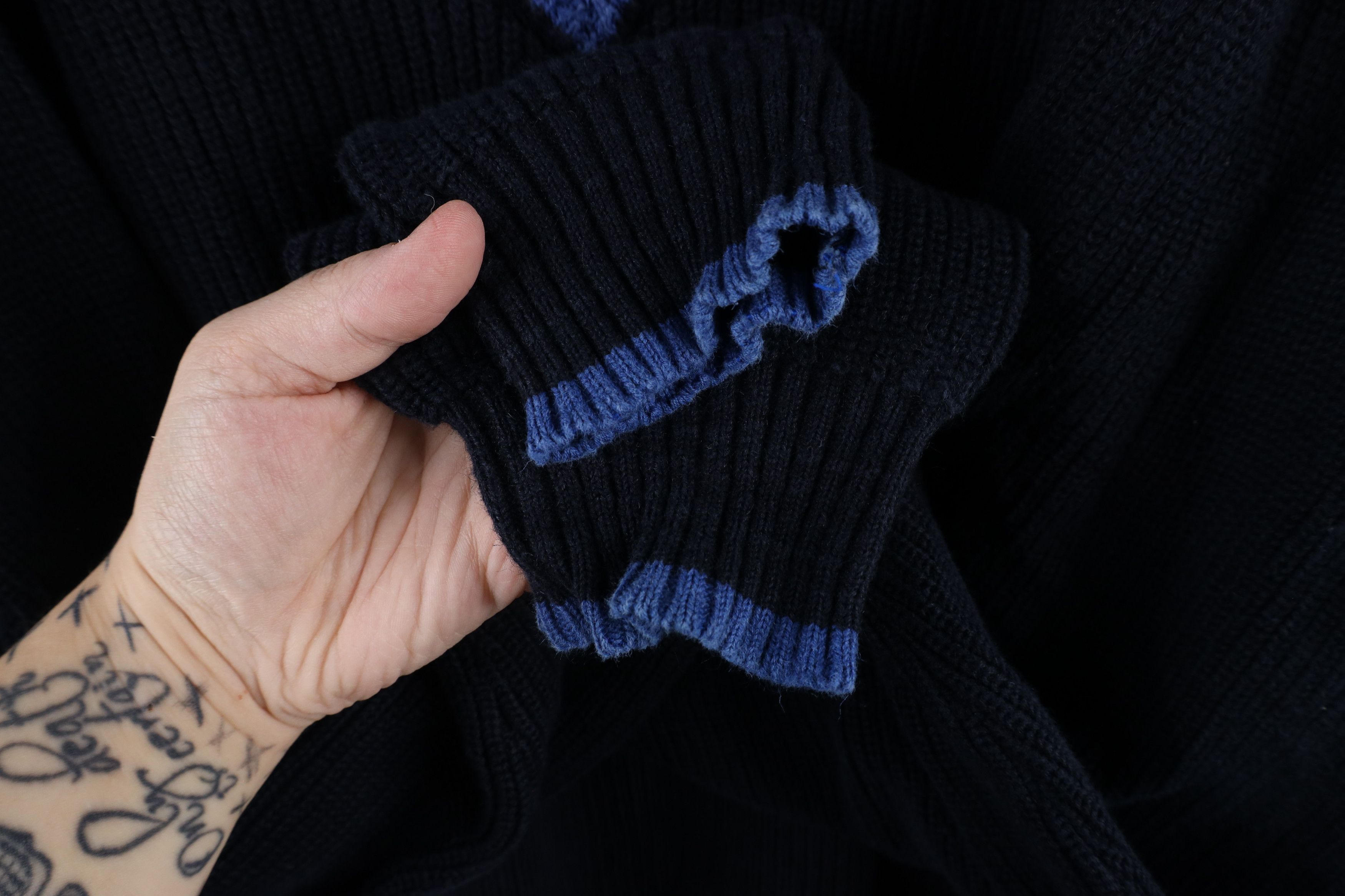 Vintage Vintage 90s Streetwear Chunky Ribbed Knit V-Neck Sweater Size US XXL / EU 58 / 5 - 5 Thumbnail