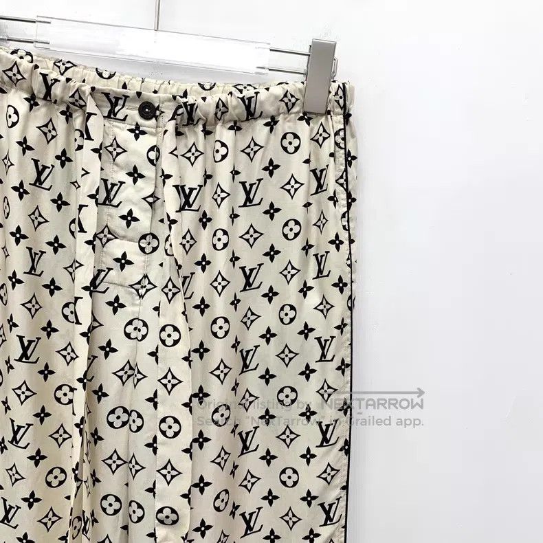 Louis Vuitton Louis Vuitton White logo presbyopic full print mulberry si Size US 36 / EU 52 - 3 Thumbnail