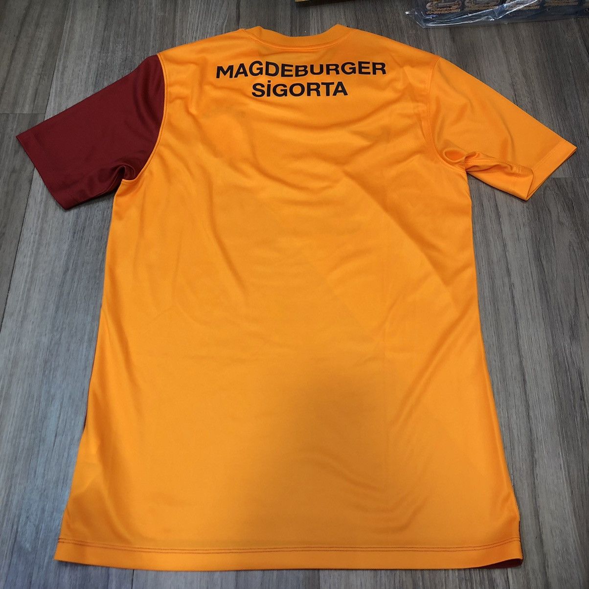 Nike Galatasaray 21/22 home shirt Size US S / EU 44-46 / 1 - 2 Thumbnail