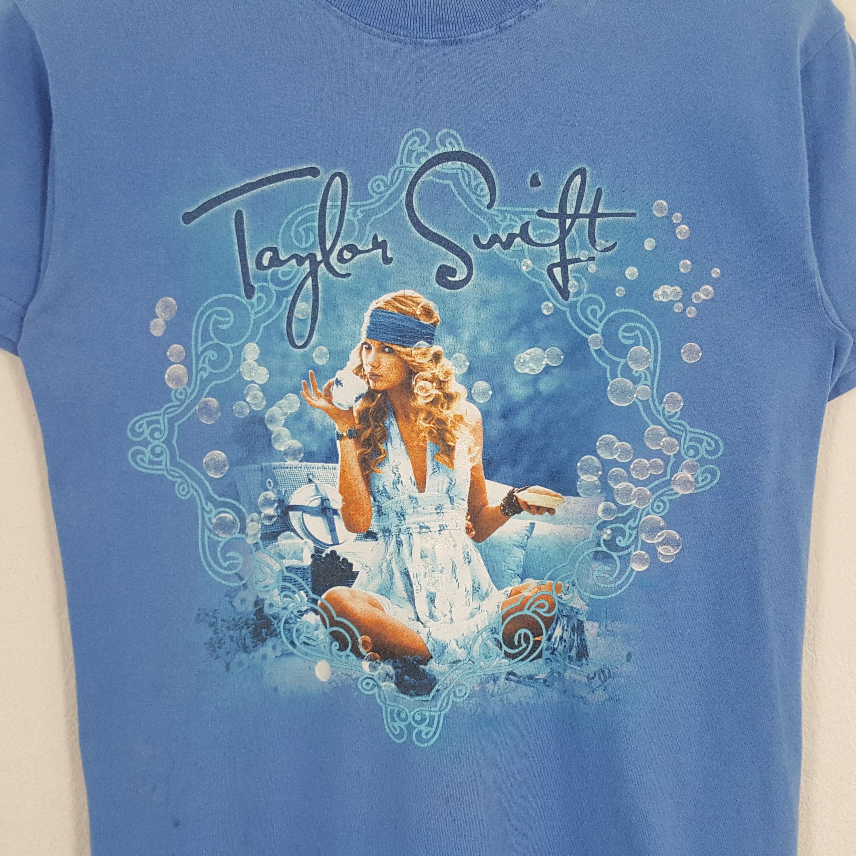 Band Tees Vintage Taylor Swift Solo Singer Tshirt C219N58 Size US S / EU 44-46 / 1 - 2 Thumbnail