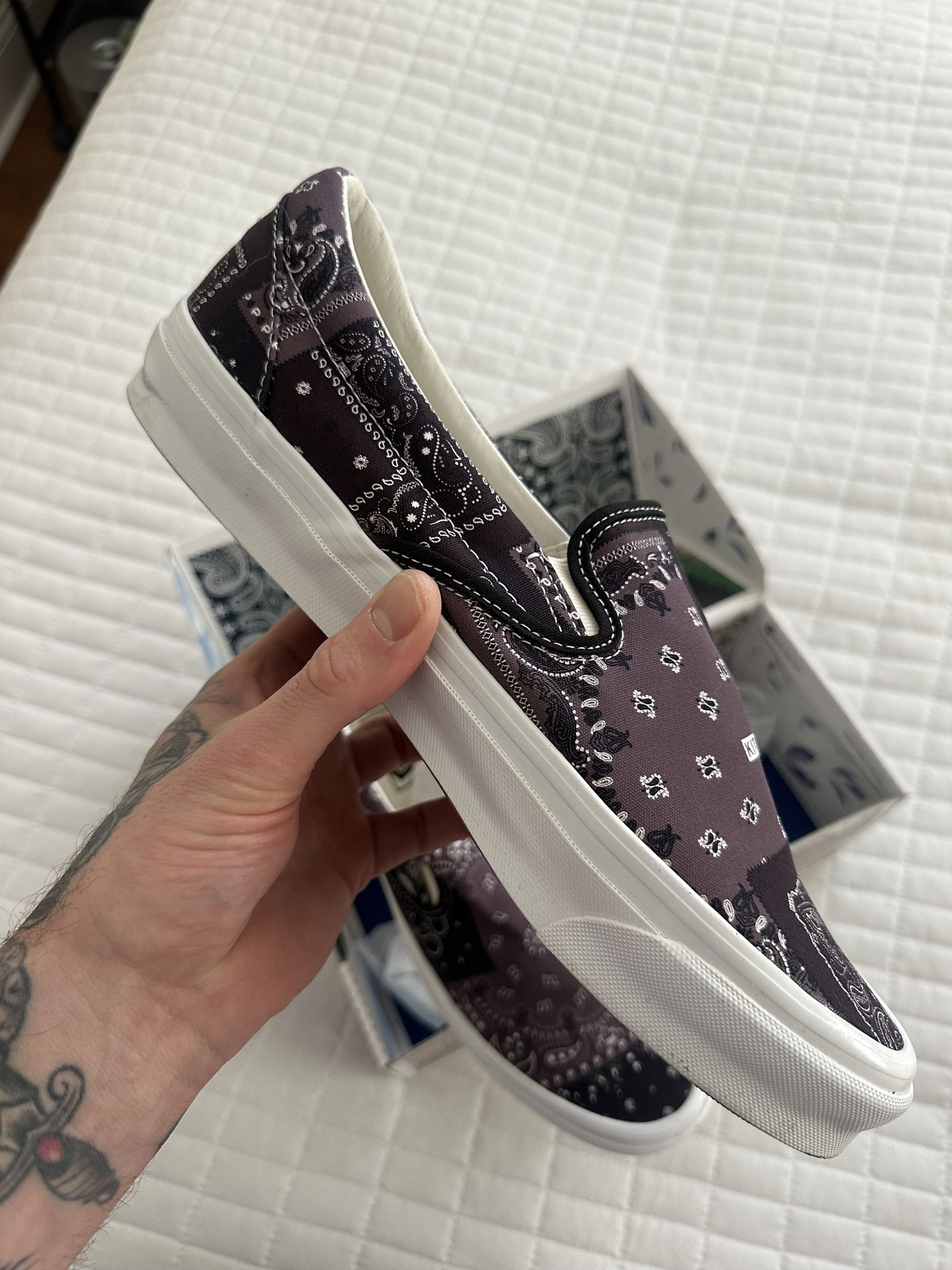 Kith × Vans KITH VANS OG CLASSIC SLIP ON 10TH BANDANA MOONLESS NGHT Size US 11.5 / EU 44-45 - 13 Thumbnail