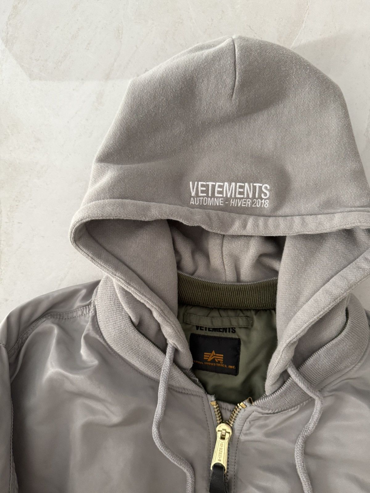 Vetements Vetements AW17 Reversibel Grey/ Green oversized Bomber Size US S / EU 44-46 / 1 - 2 Thumbnail