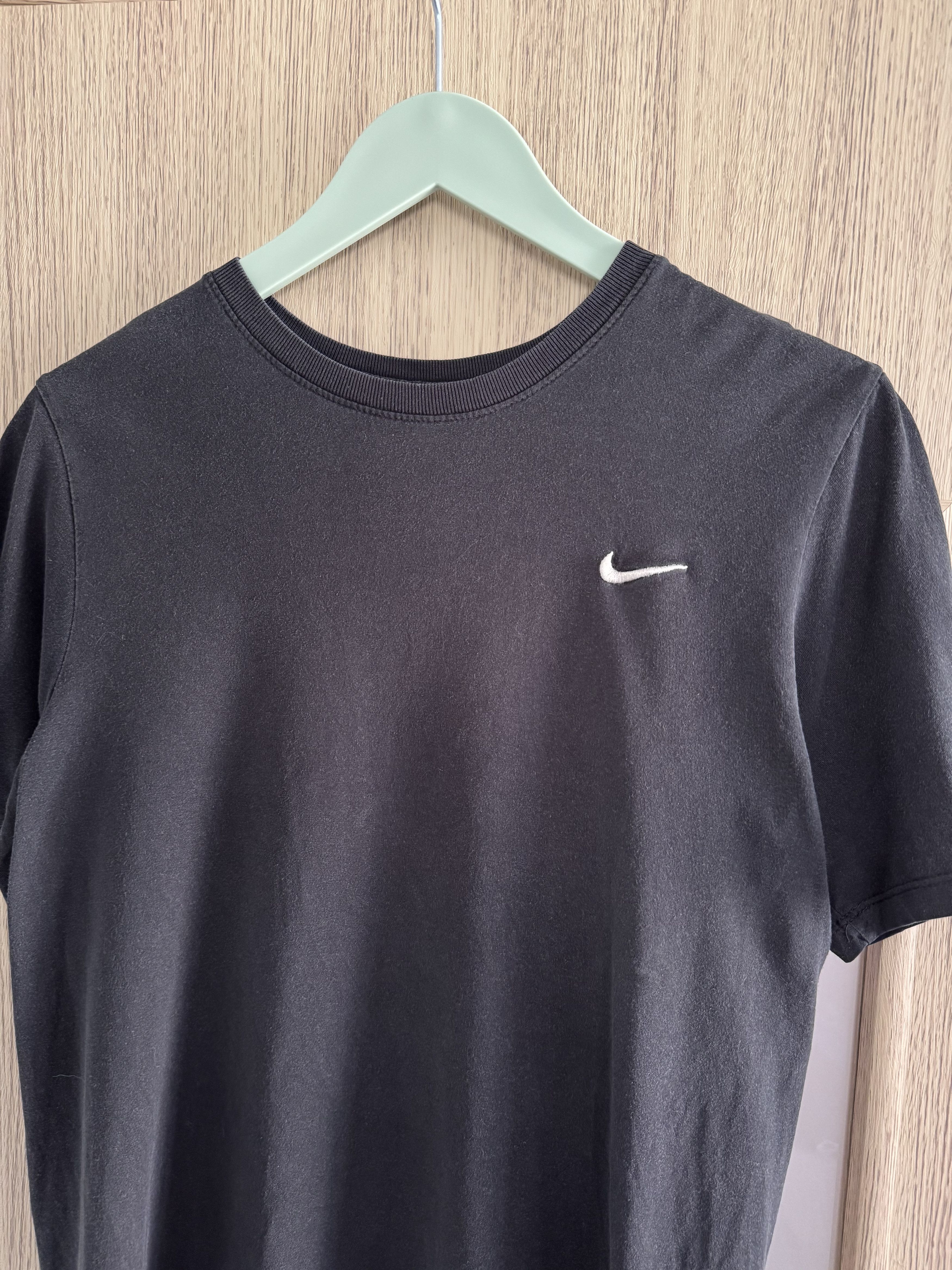 Nike Vintage Y2K Nike Swoosh T-Shirt Washed Gray Size US S / EU 44-46 / 1 - 3 Thumbnail