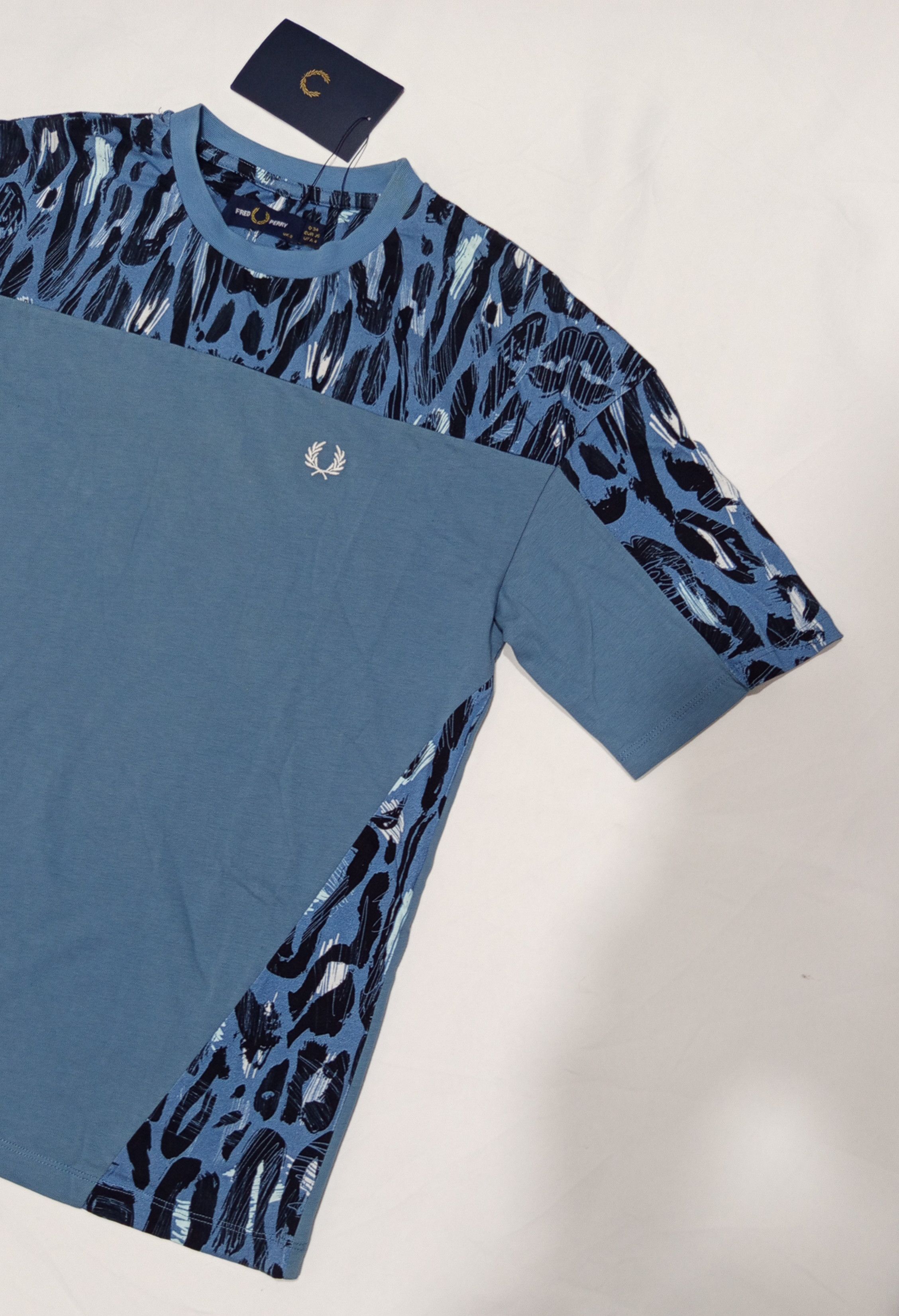 Fred Perry Fred Perry Leopard Panel Print T-shirt Size US XS / EU 42 / 0 - 3 Thumbnail