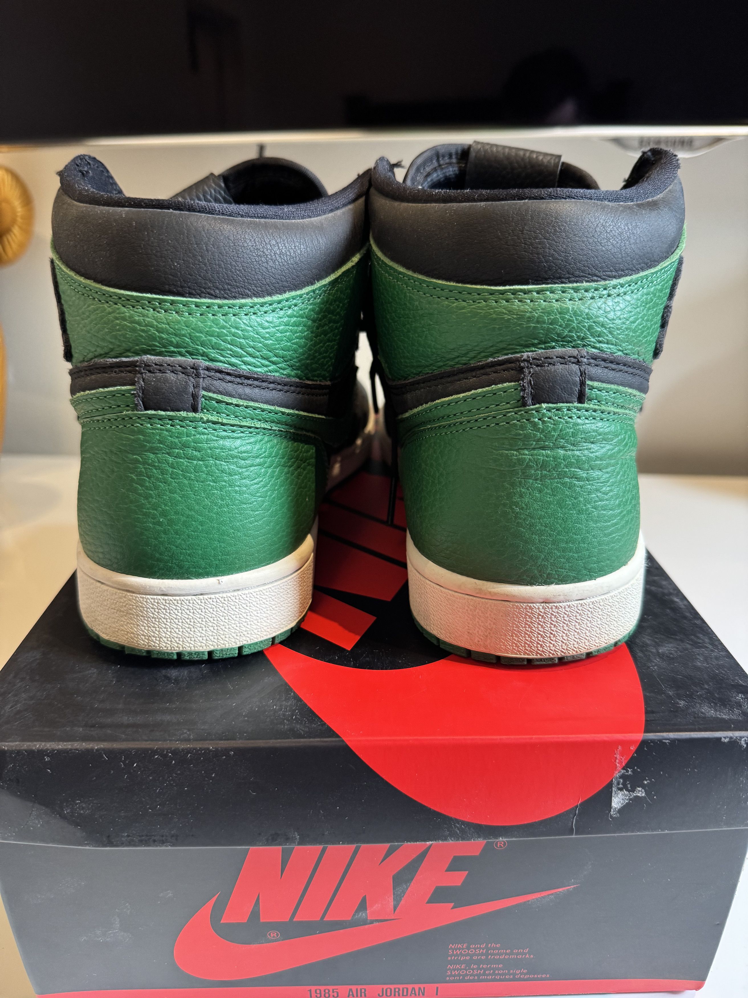 Jordan Brand Jordan 1 Pine Green Size US 10.5 / EU 43-44 - 4 Thumbnail
