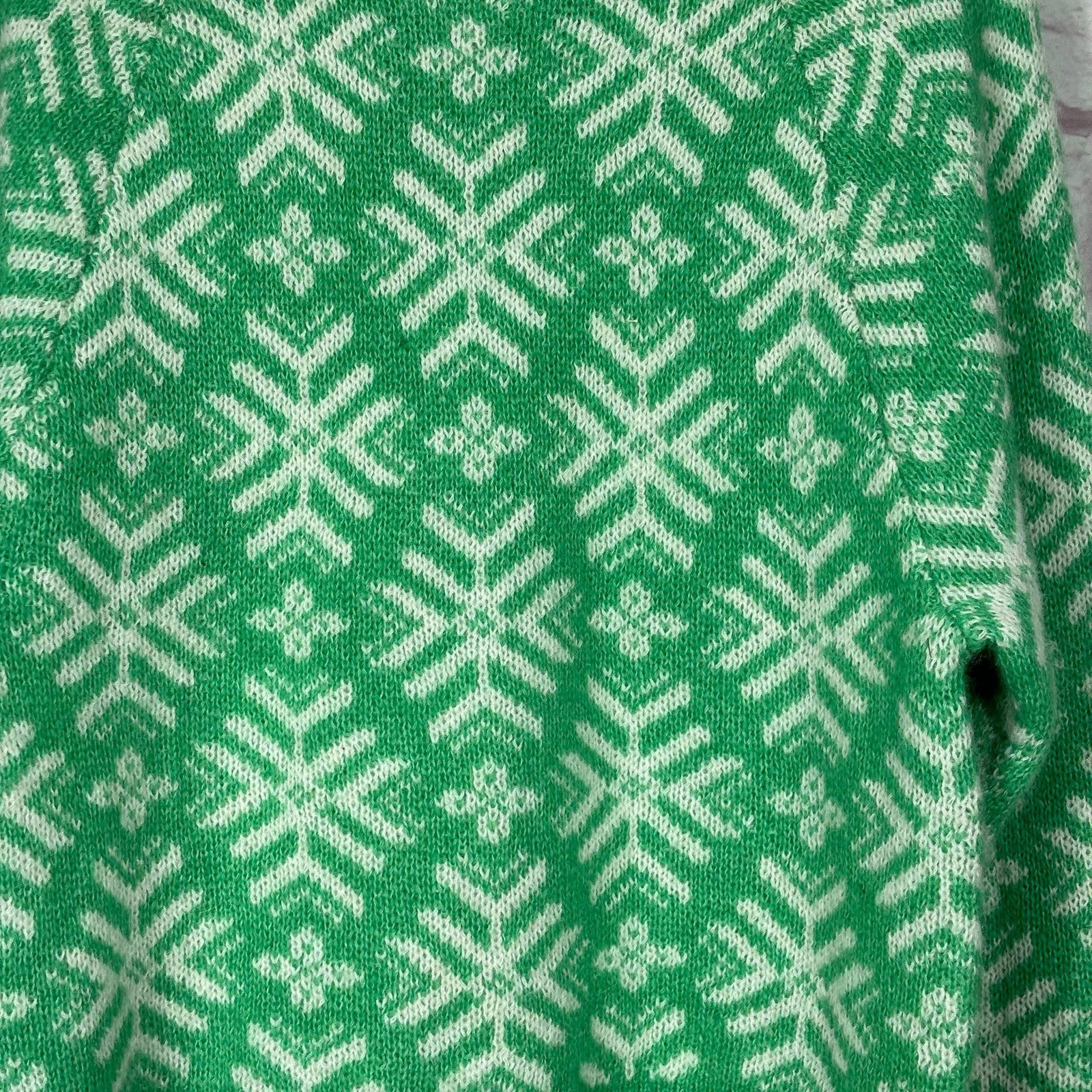 Old Navy Old Navy Medium Green Snowflake Pattern Sweater Size M / US 6-8 / IT 42-44 - 2 Thumbnail