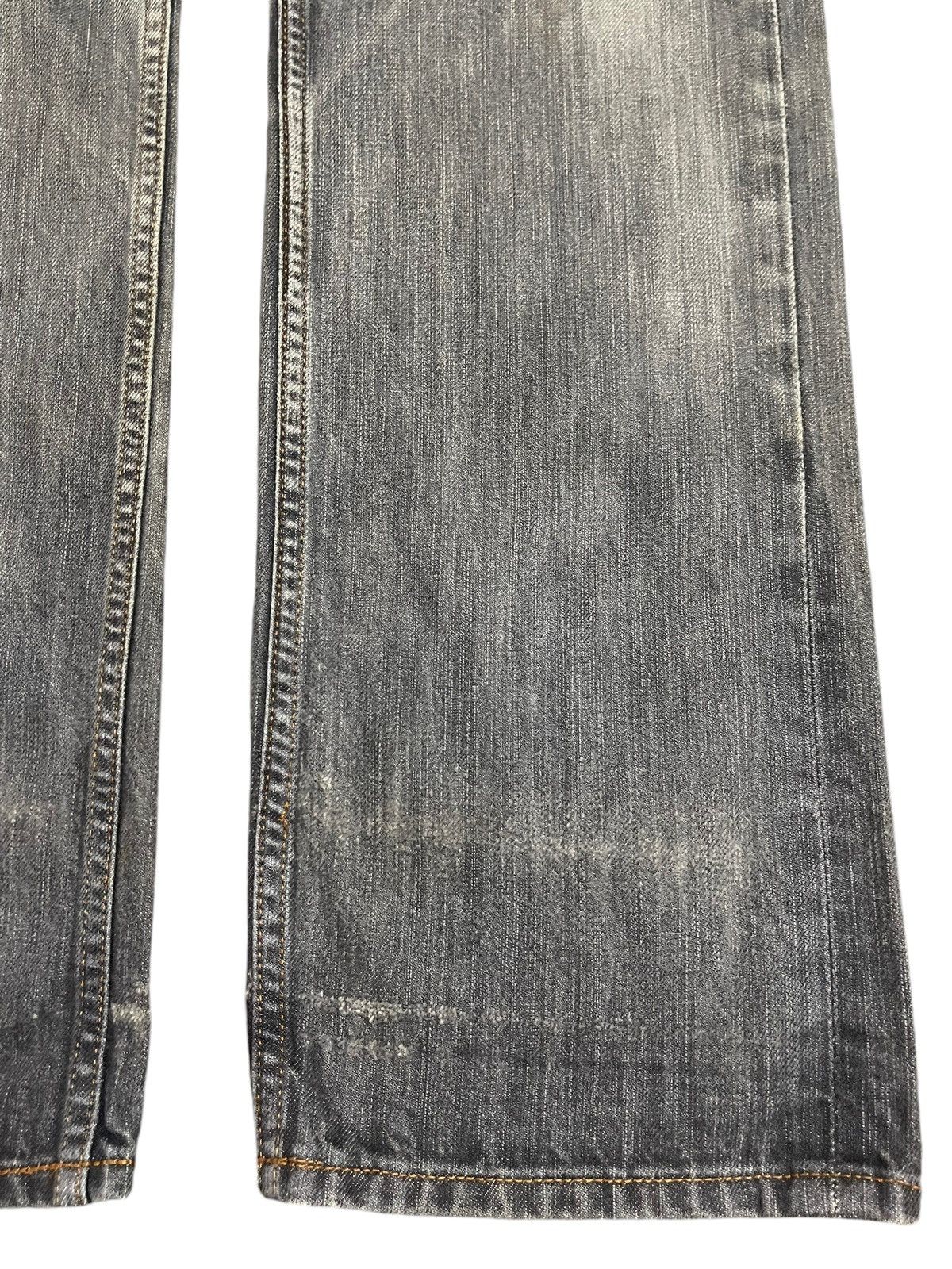 Uniqlo Vintage Japanese Uniqlo Faded Wash Style Distressed Jeans Size US 30 / EU 46 - 8 Thumbnail