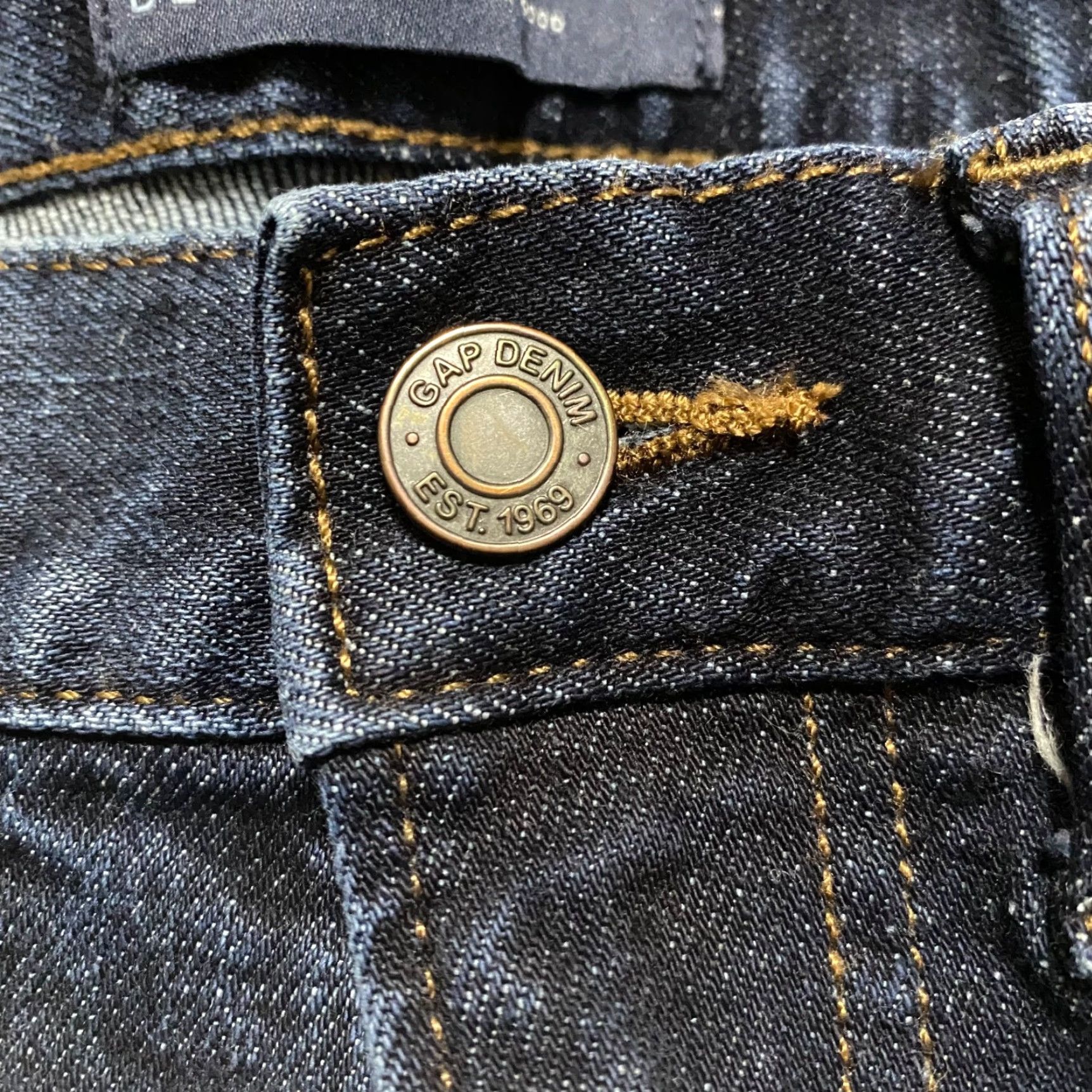 Gap Gap Jeans Mens Slim 30x32 Blue Denim Dark Wash Skinny Rise Mid 10-12 in 5-Pocket - Inseam 29 in Gap 1969 Men’s Jeans Size US 28 / EU 44 - 4 Thumbnail