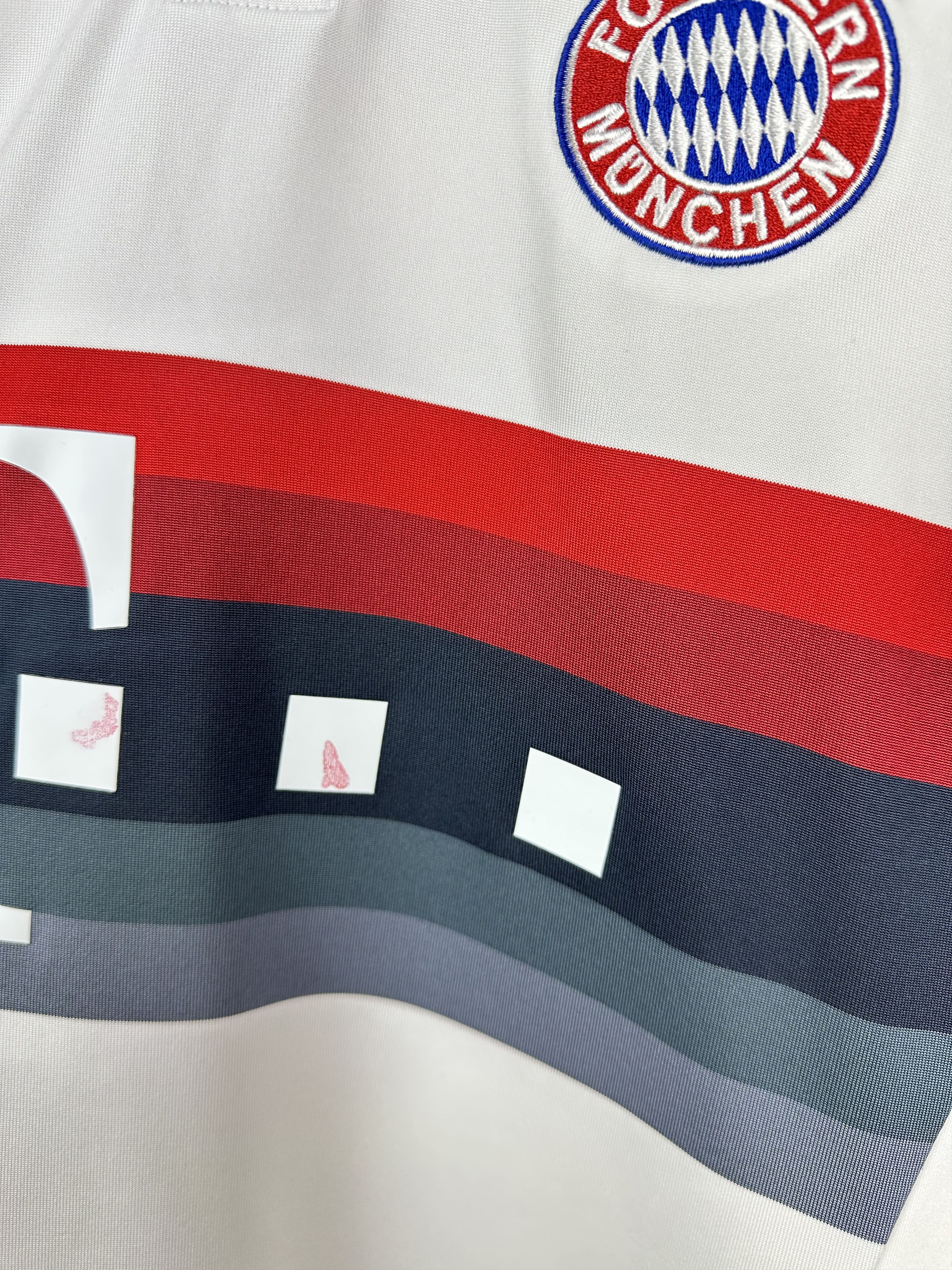 Adidas Bayern Munich football shirt 2015 #23 Vidal Adidas Jersey Size US M / EU 48-50 / 2 - 8 Thumbnail