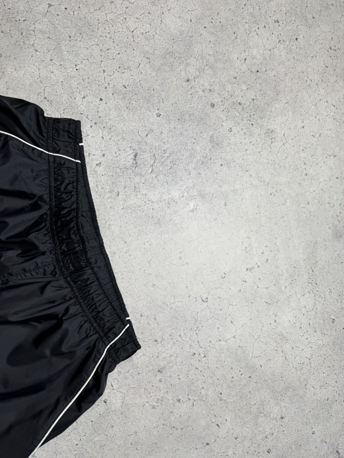 Nike Nike Vintage Nylon Shorts Swoosh Drill Y2K Size US 30 / EU 46 - 5 Thumbnail