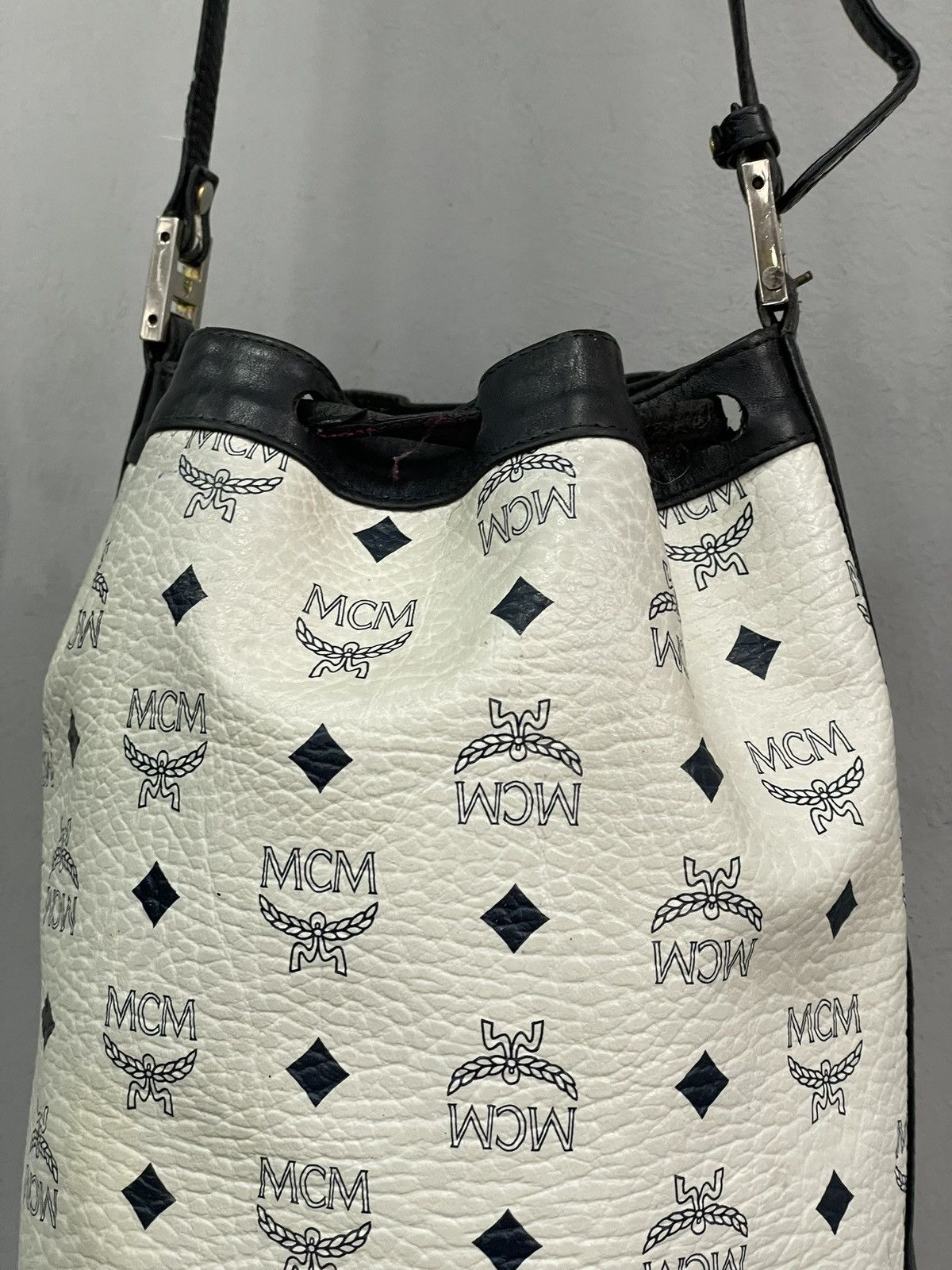 MCM MCM White Logo Print Leather Bucket Shoulder Bag Size ONE SIZE - 9 Thumbnail