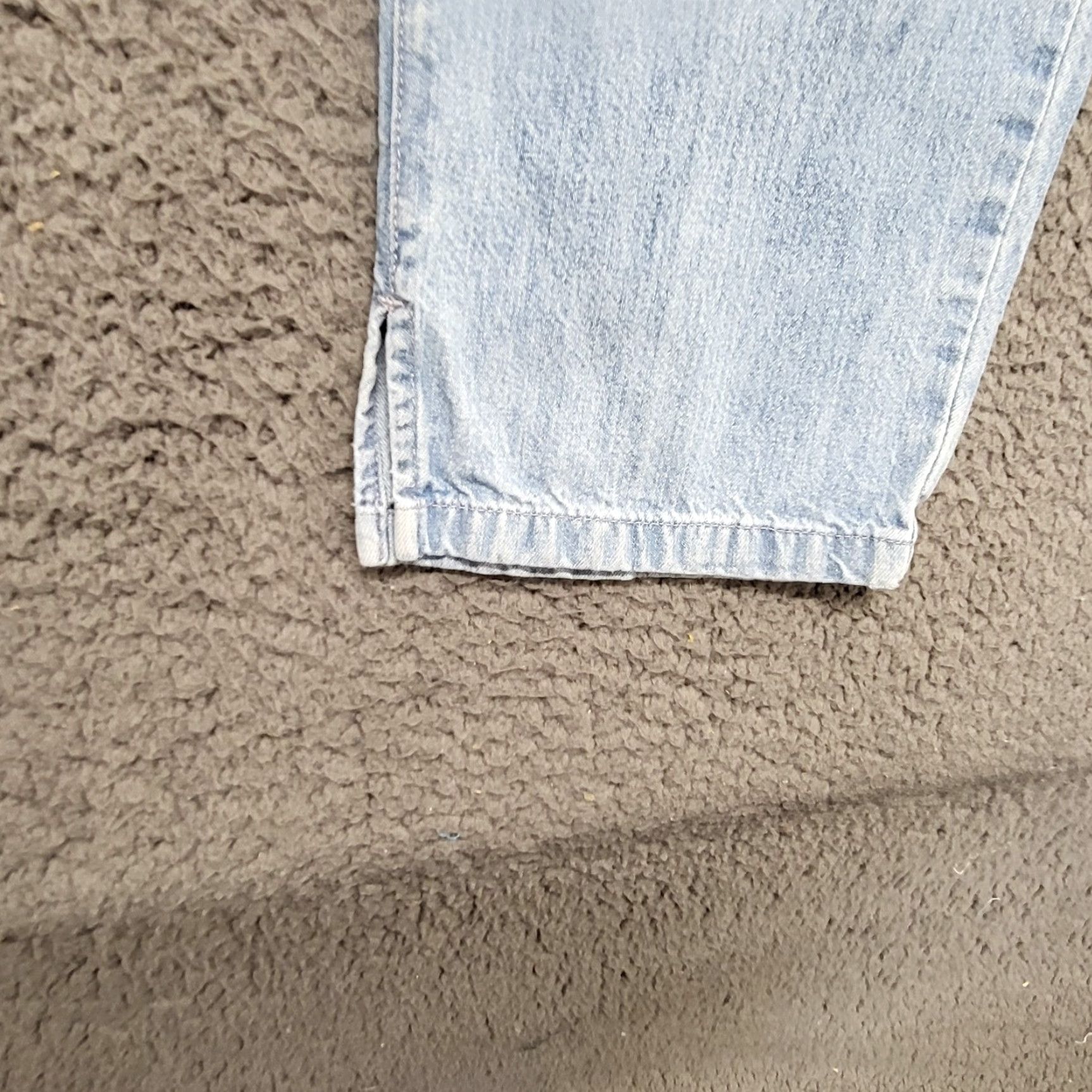 Liz Claiborne Liz Claiborne Lizwear Jeans Women's 8 Blue Denim 100% Cotton Front Pockets Relaxed Wide-Leg Jeans Women Size 30" / US 8 / IT 44 - 4 Thumbnail