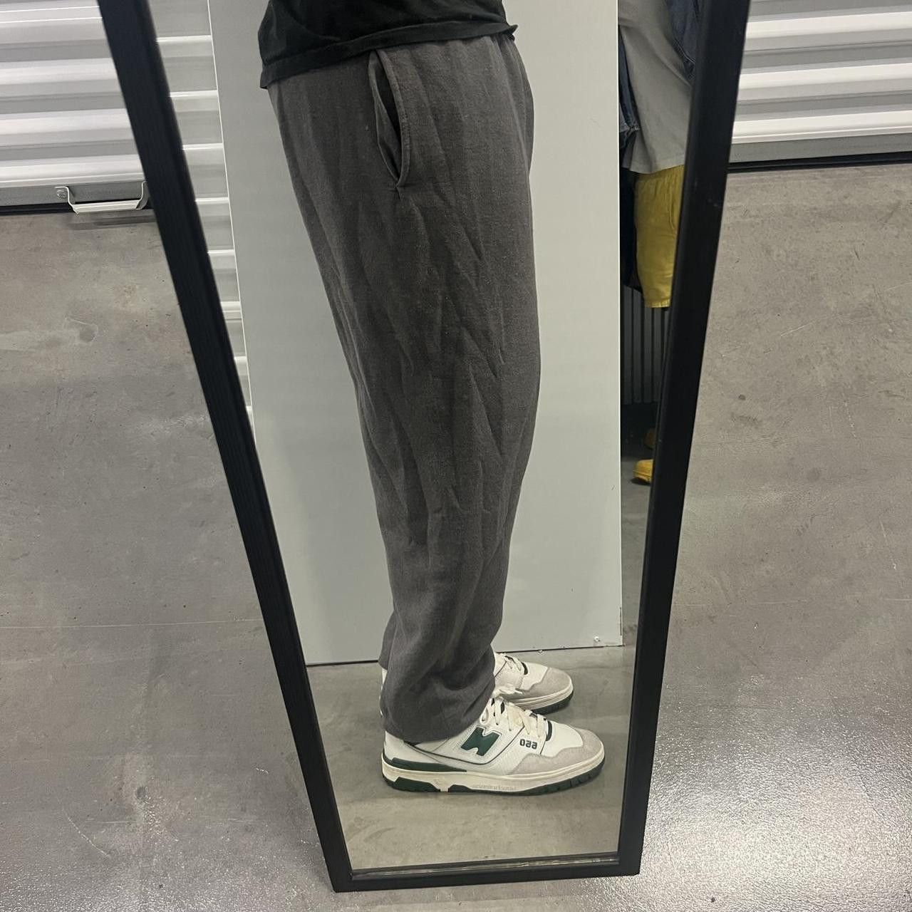 Vintage Vintage Y2K/2000s Grey Essential Loungewear sweatpants with pockets and adjustable waistband! Size US 30 / EU 46 - 1 Thumbnail