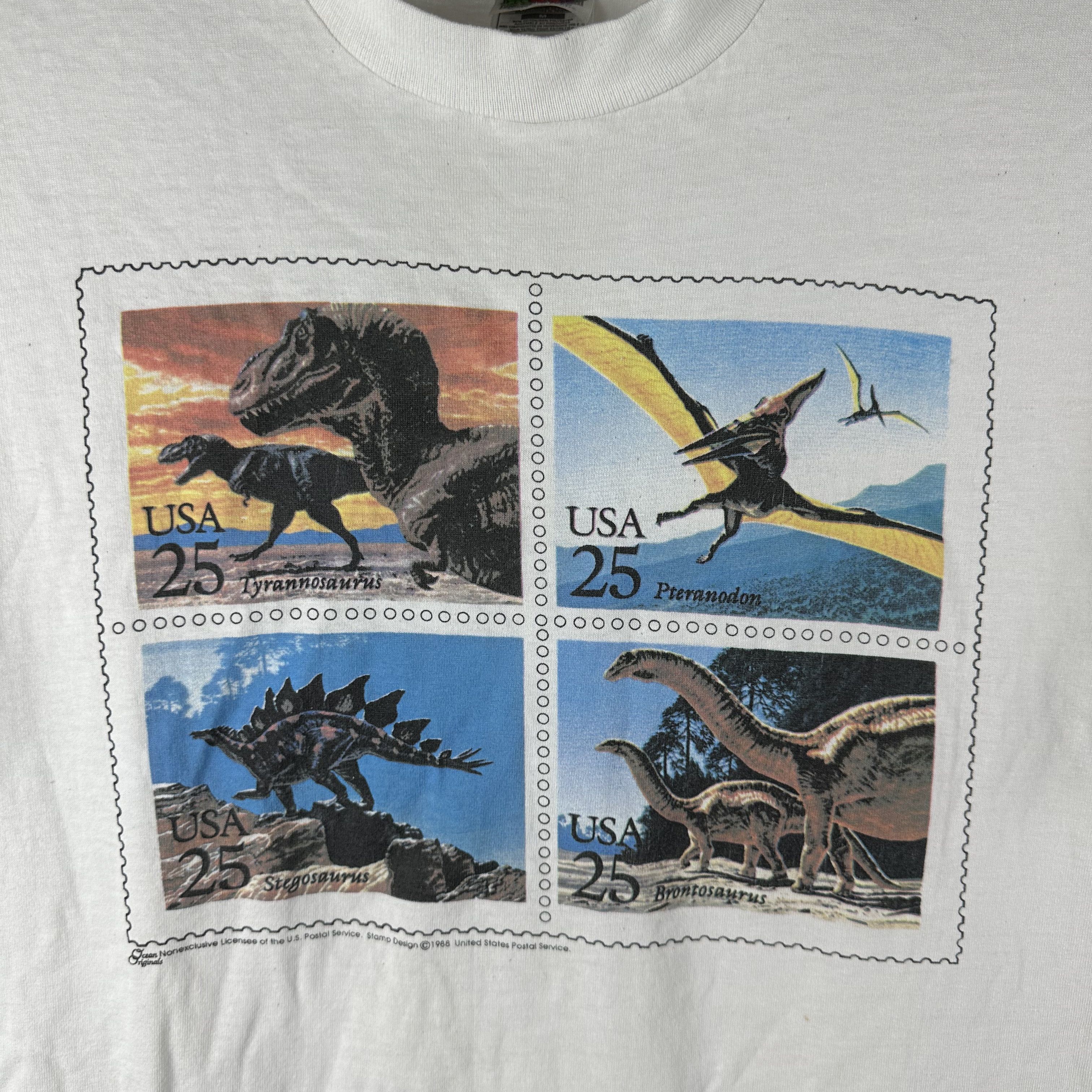 Vintage ​​​​Vintage 1988 USPS Stamps Dinosaur Artwork T-shirt Size US S / EU 44-46 / 1 - 2 Thumbnail