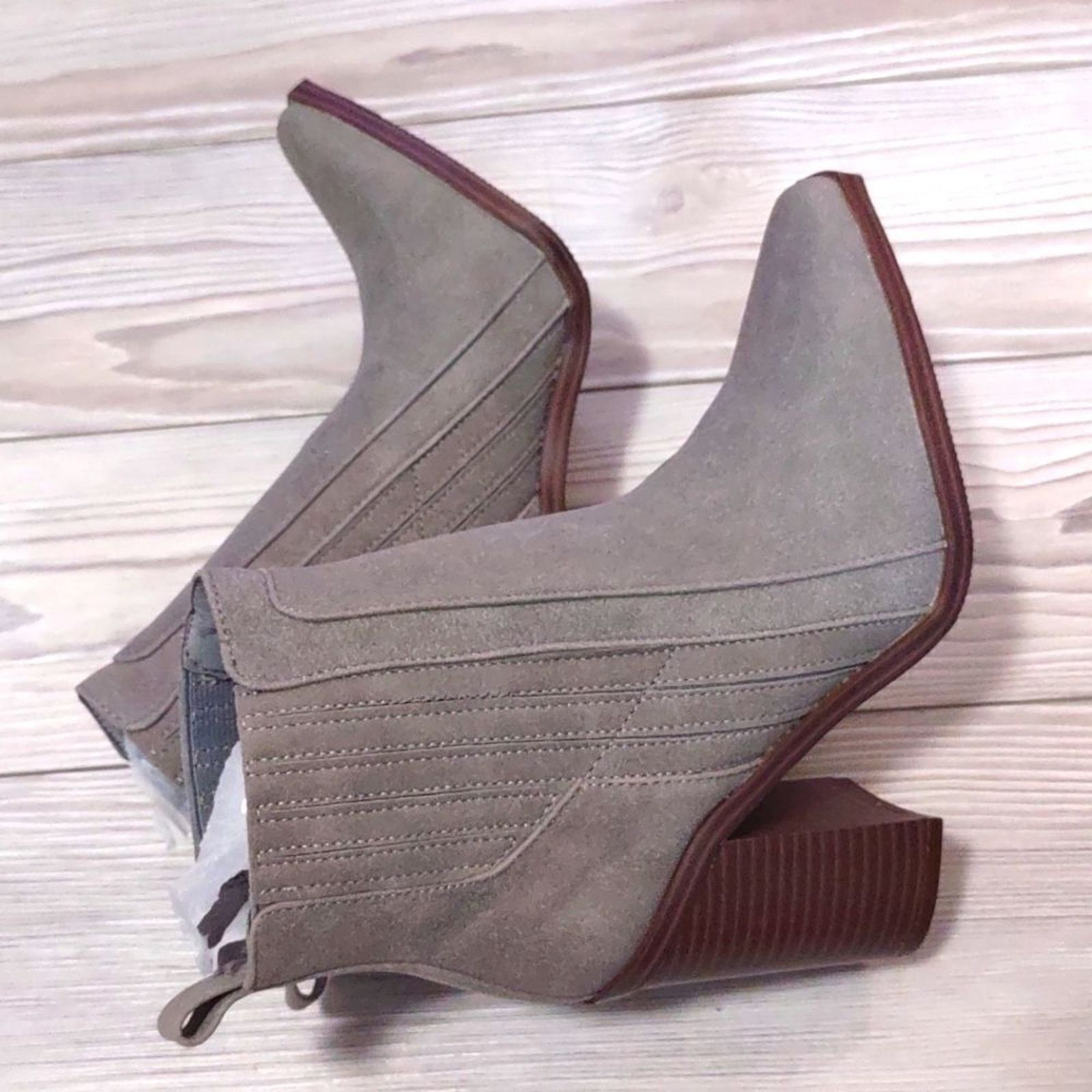 Other (A-3503) Juliet Holy Womens Block Heel Ankle Boots Sz 8.5 Size US 8.5 / IT 38.5 - 6 Thumbnail